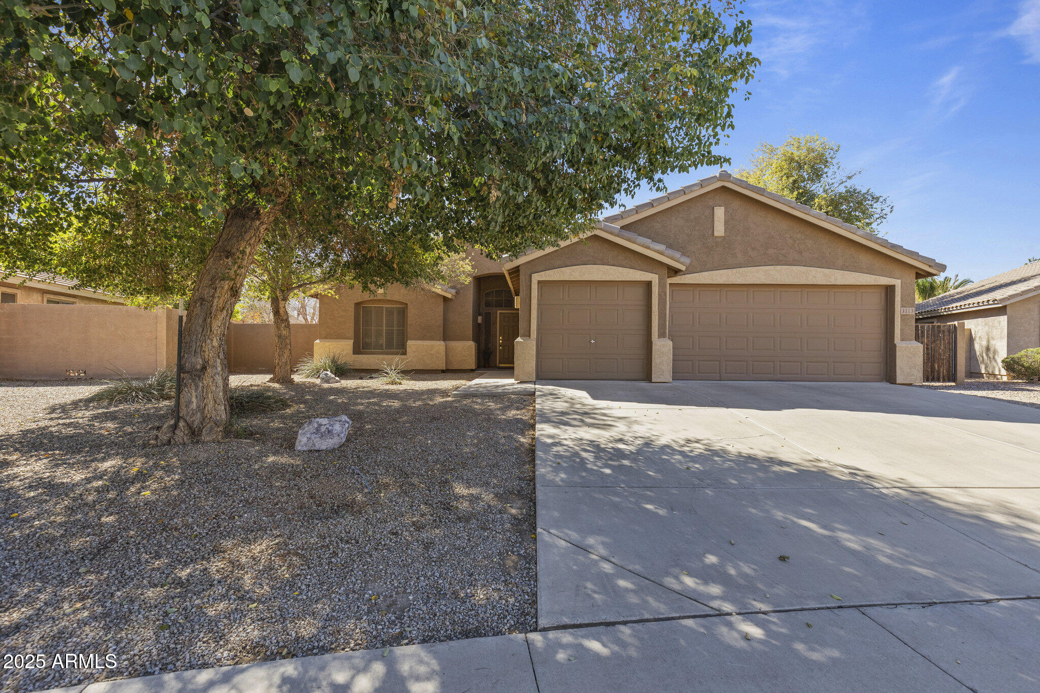 1113 E DEVON Drive