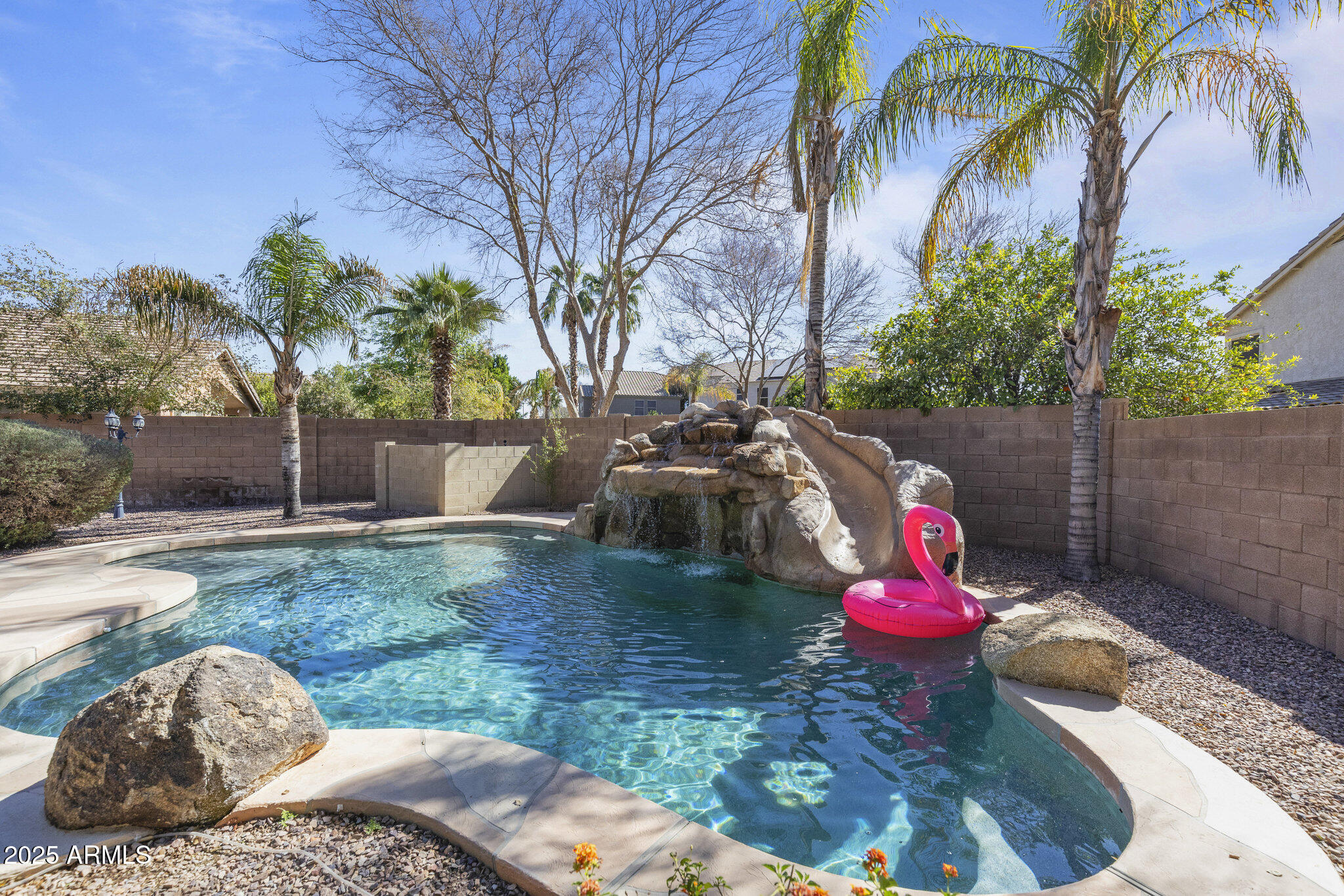 1113 E DEVON Drive