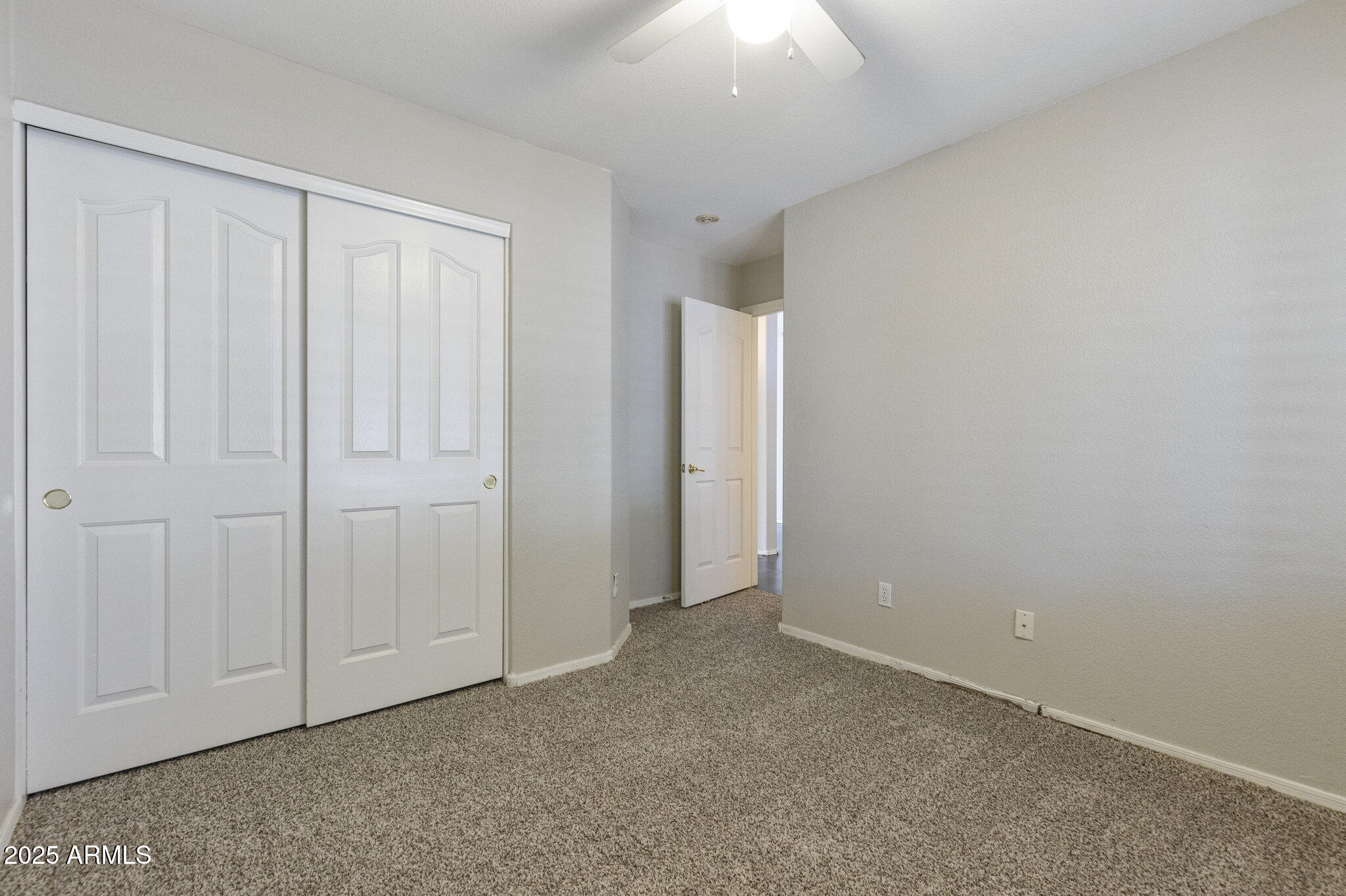 1113 E DEVON Drive