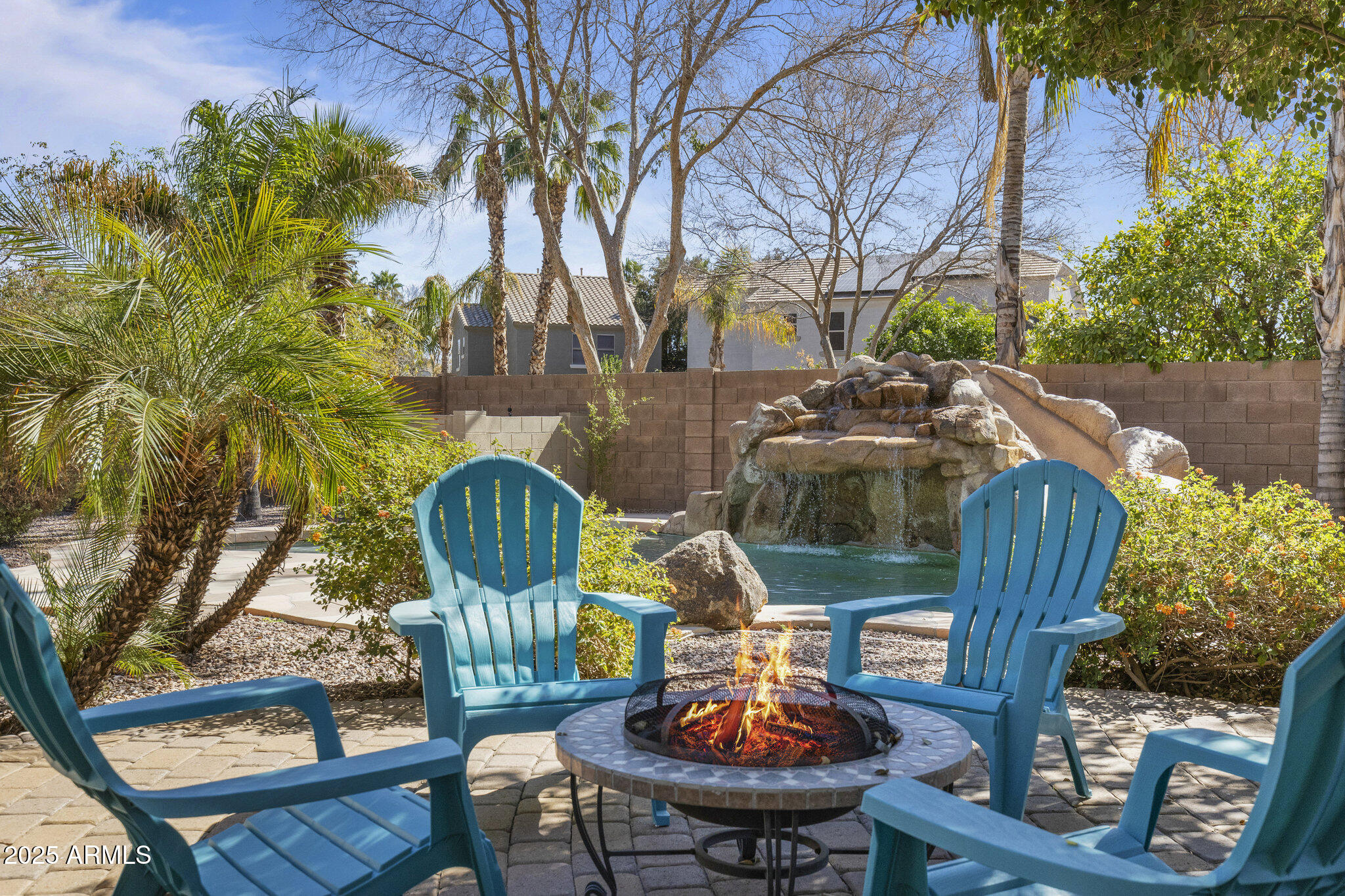 1113 E DEVON Drive