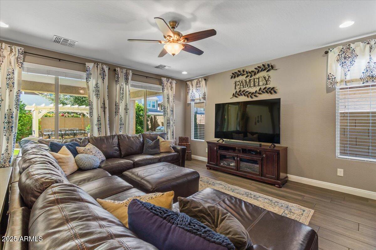 7537 E PLATA Avenue
