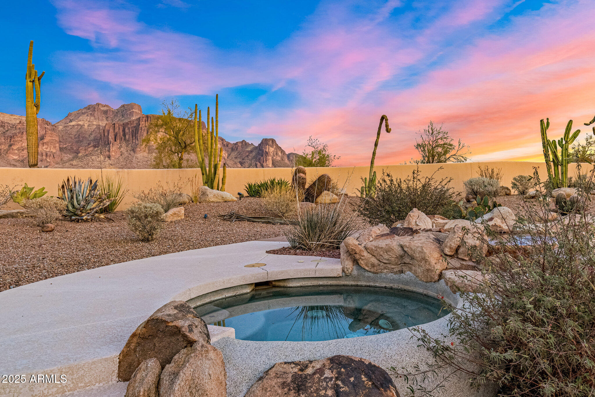 3307 N MOUNTAIN VIEW Road