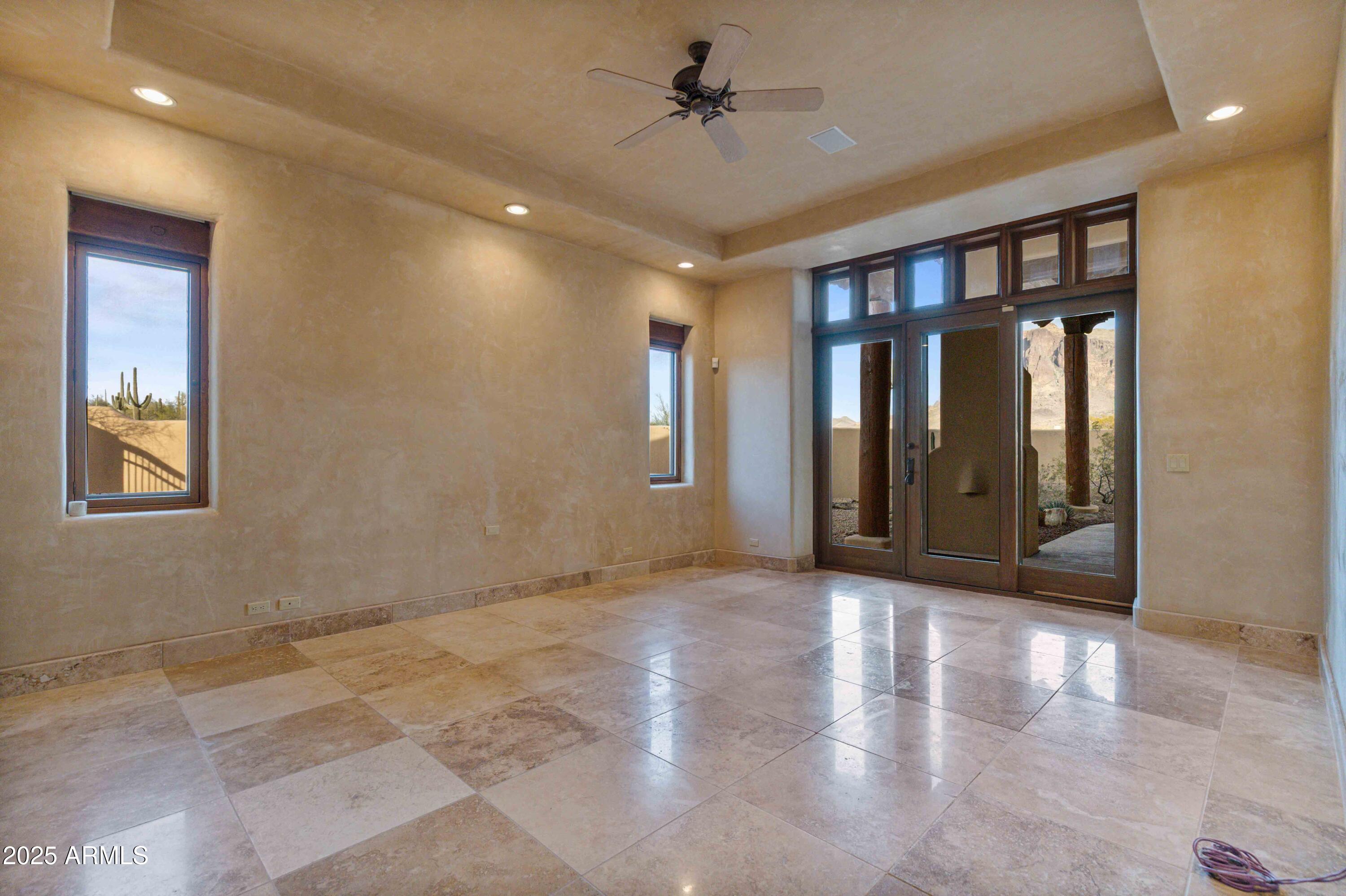 3307 N MOUNTAIN VIEW Road