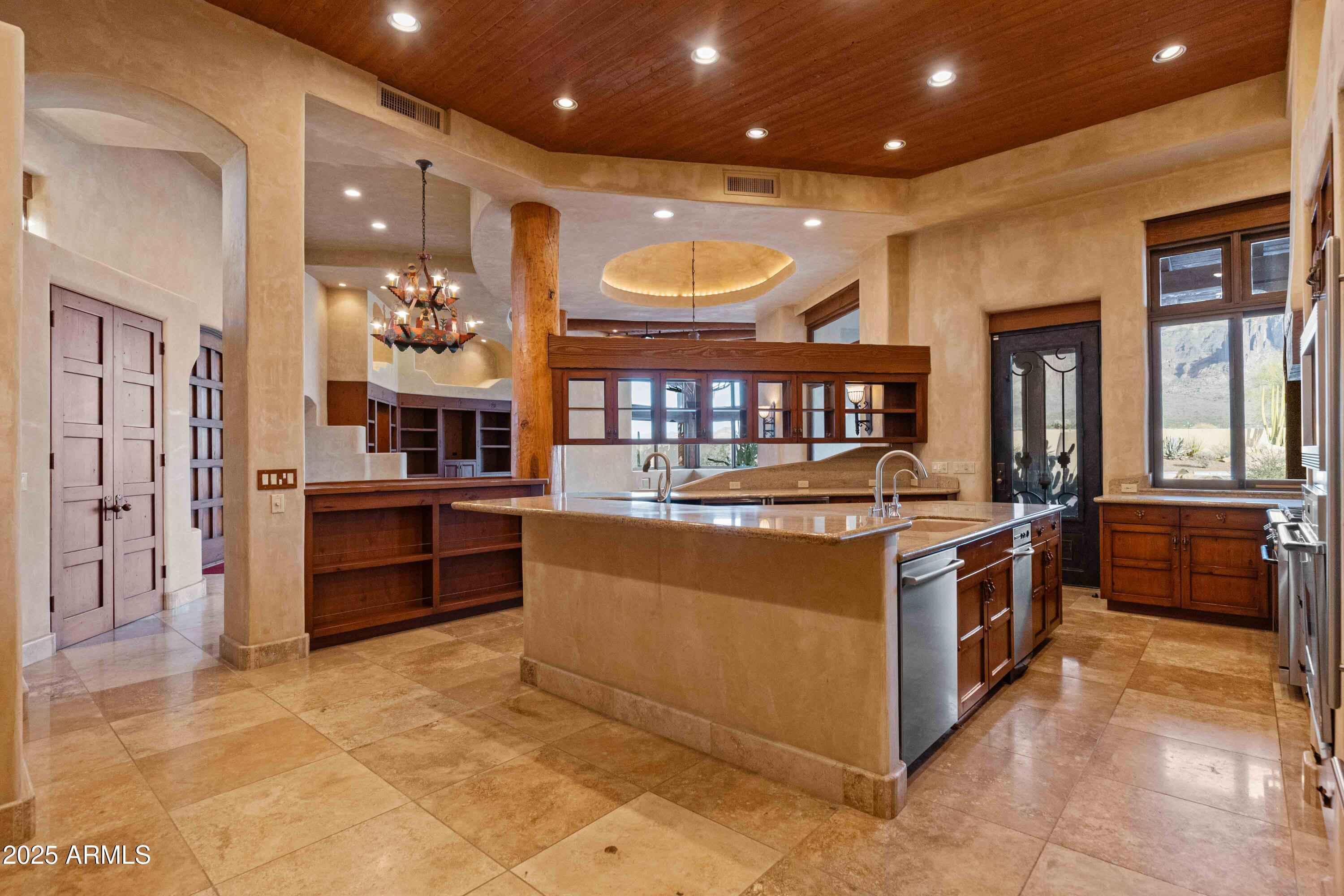 3307 N MOUNTAIN VIEW Road