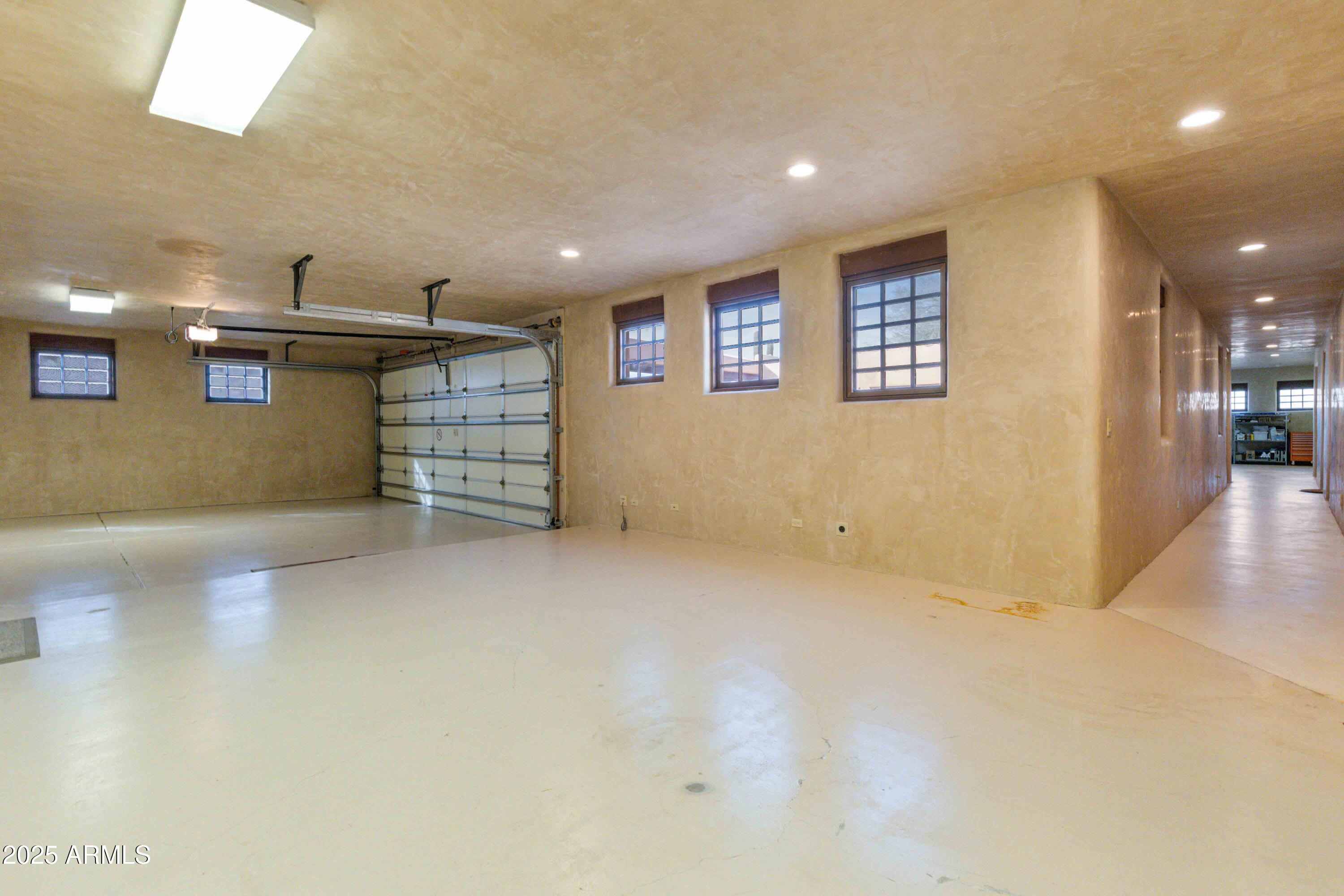 3307 N MOUNTAIN VIEW Road