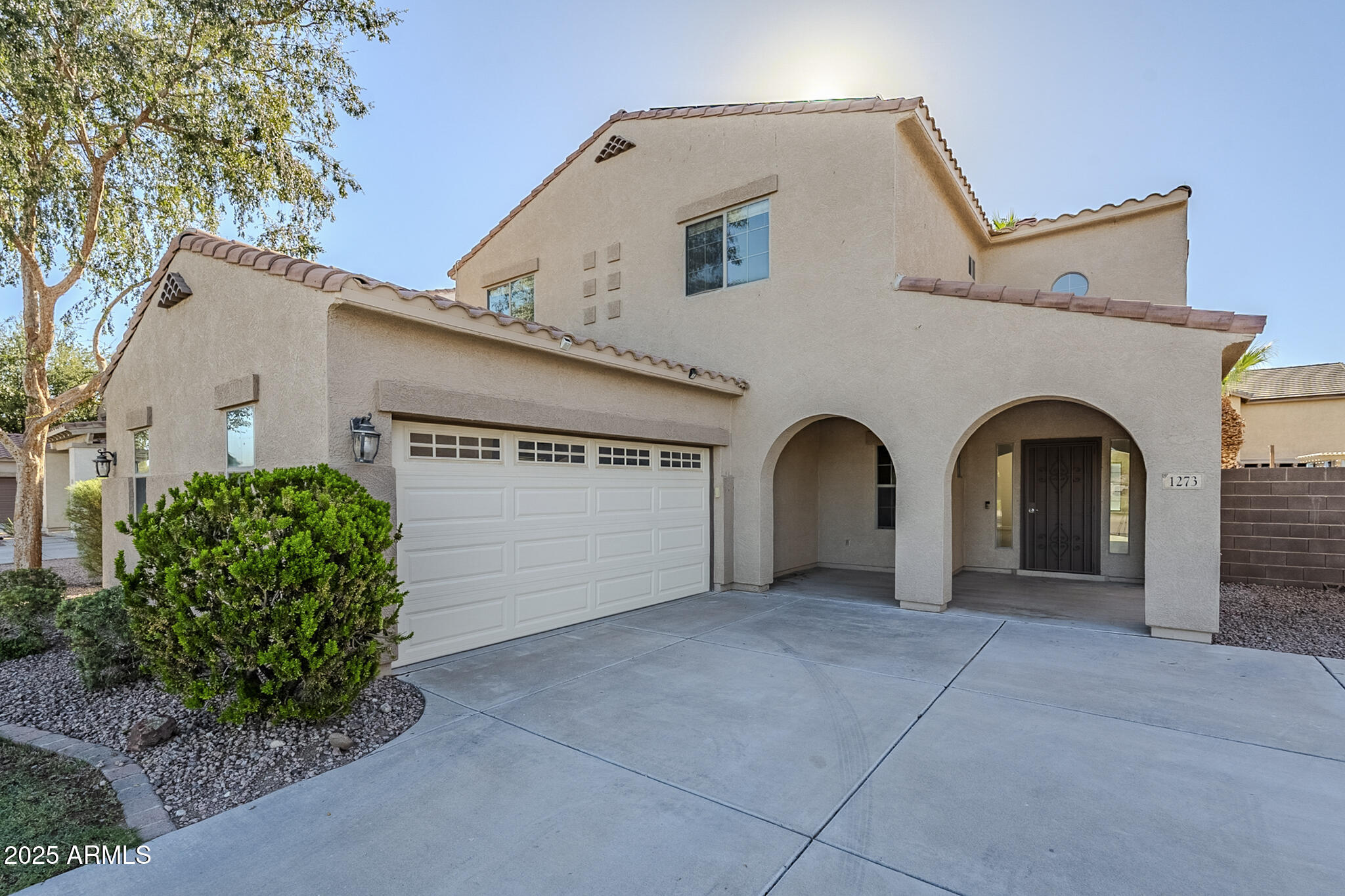 1273 E HAMPTON Lane