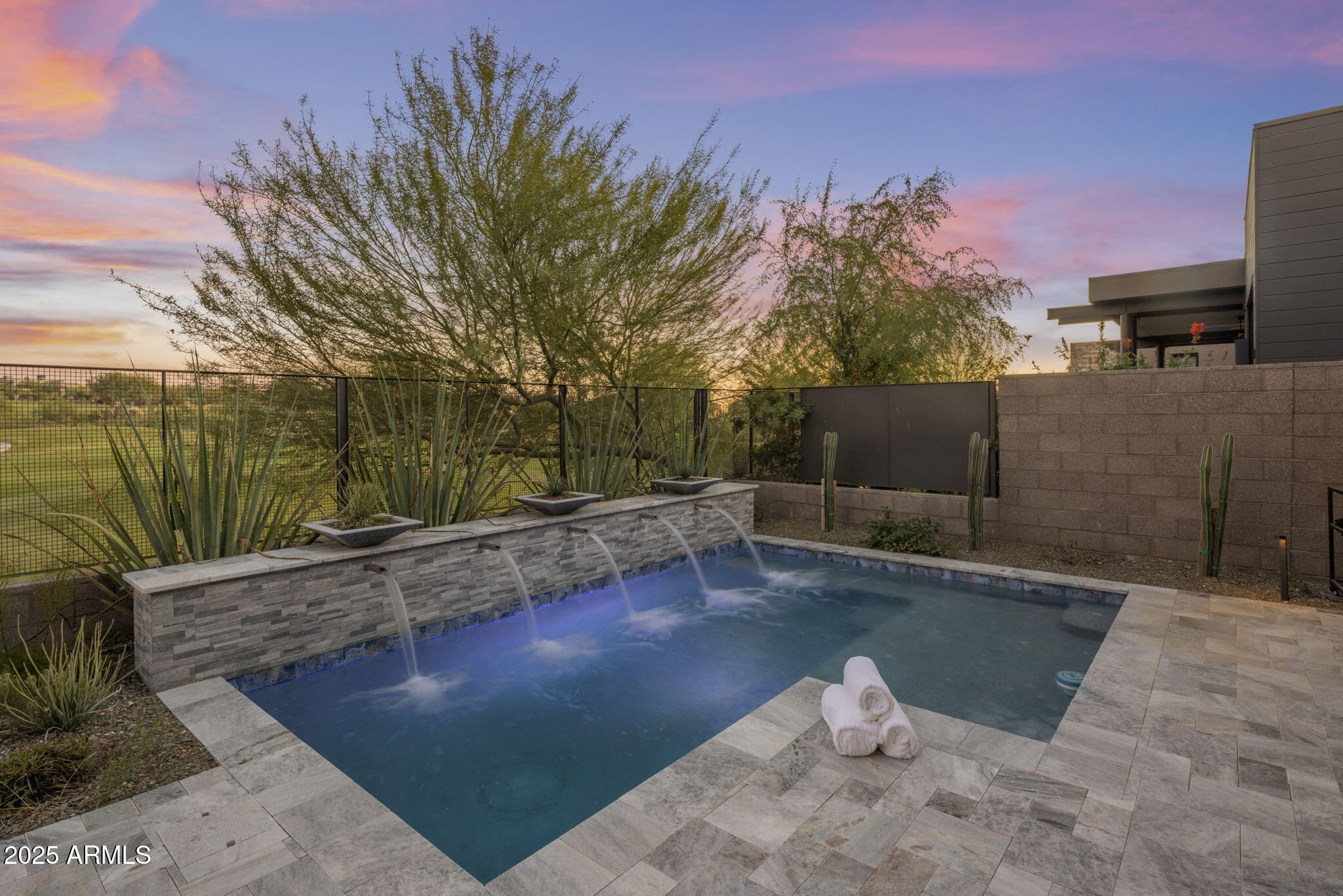 37200 N CAVE CREEK Road 1051