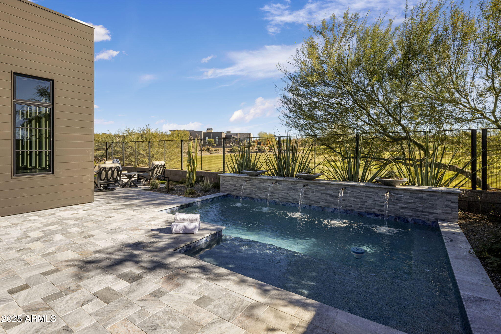 37200 N CAVE CREEK Road 1051