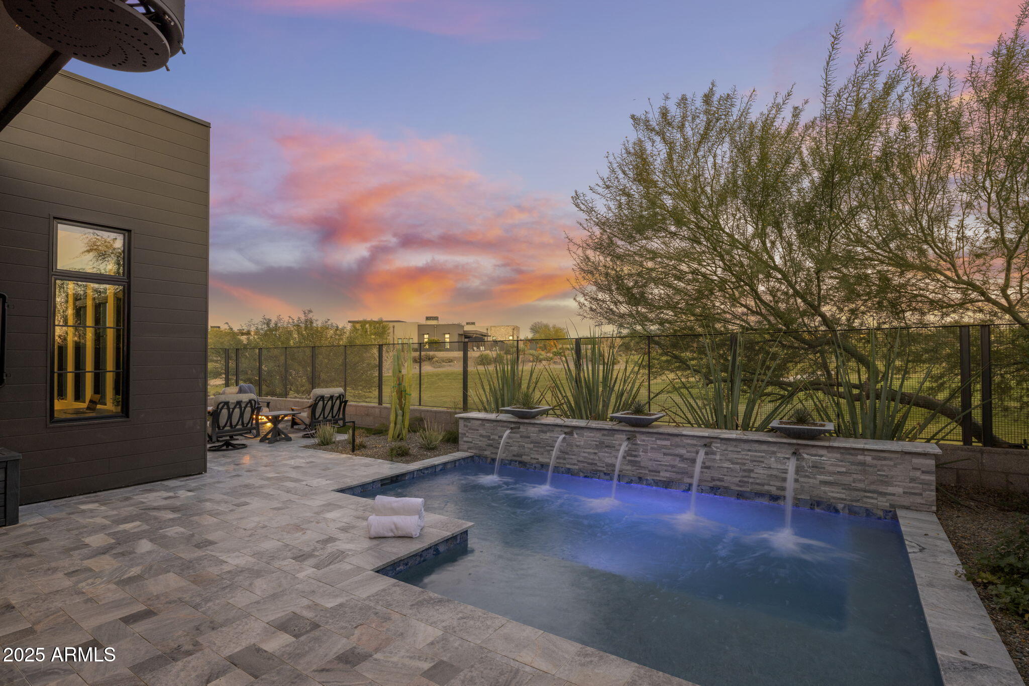37200 N CAVE CREEK Road 1051