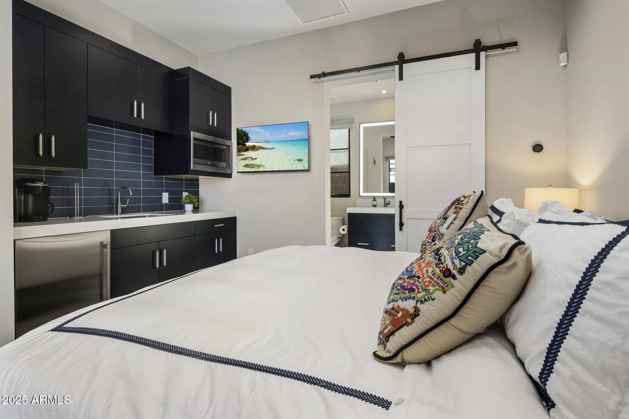 37200 N CAVE CREEK Road 1051