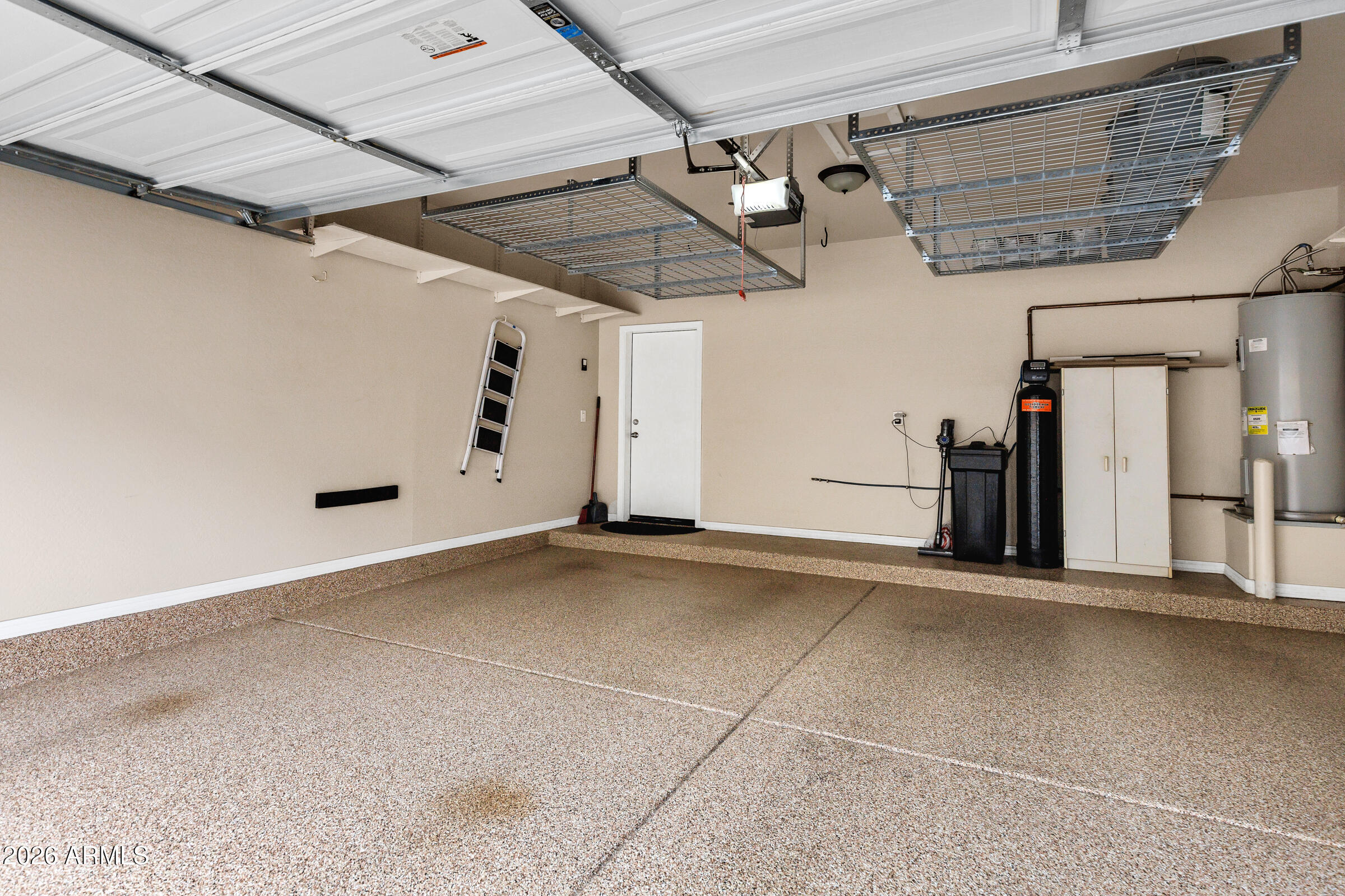 894 S UTILIS Drive