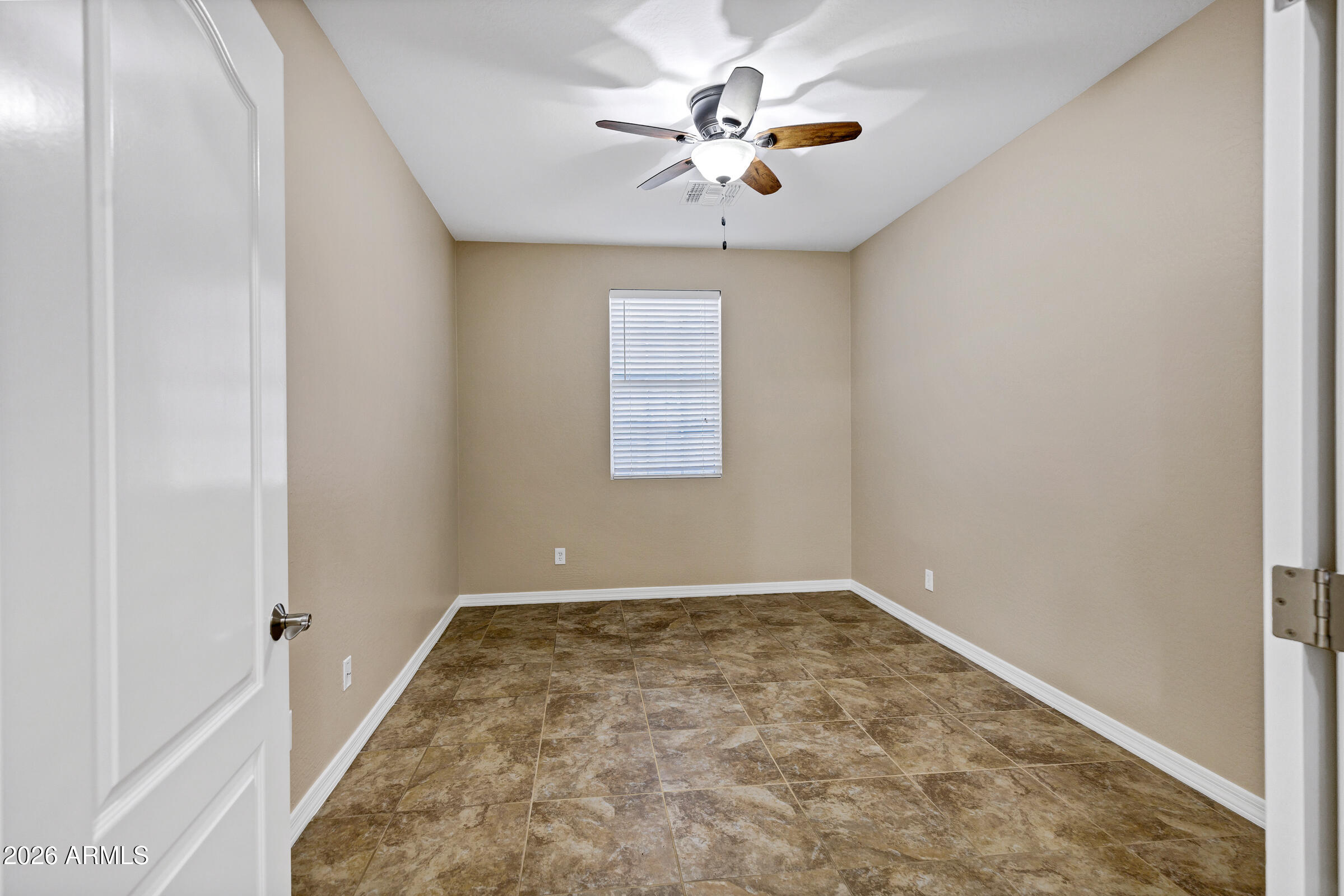 894 S UTILIS Drive