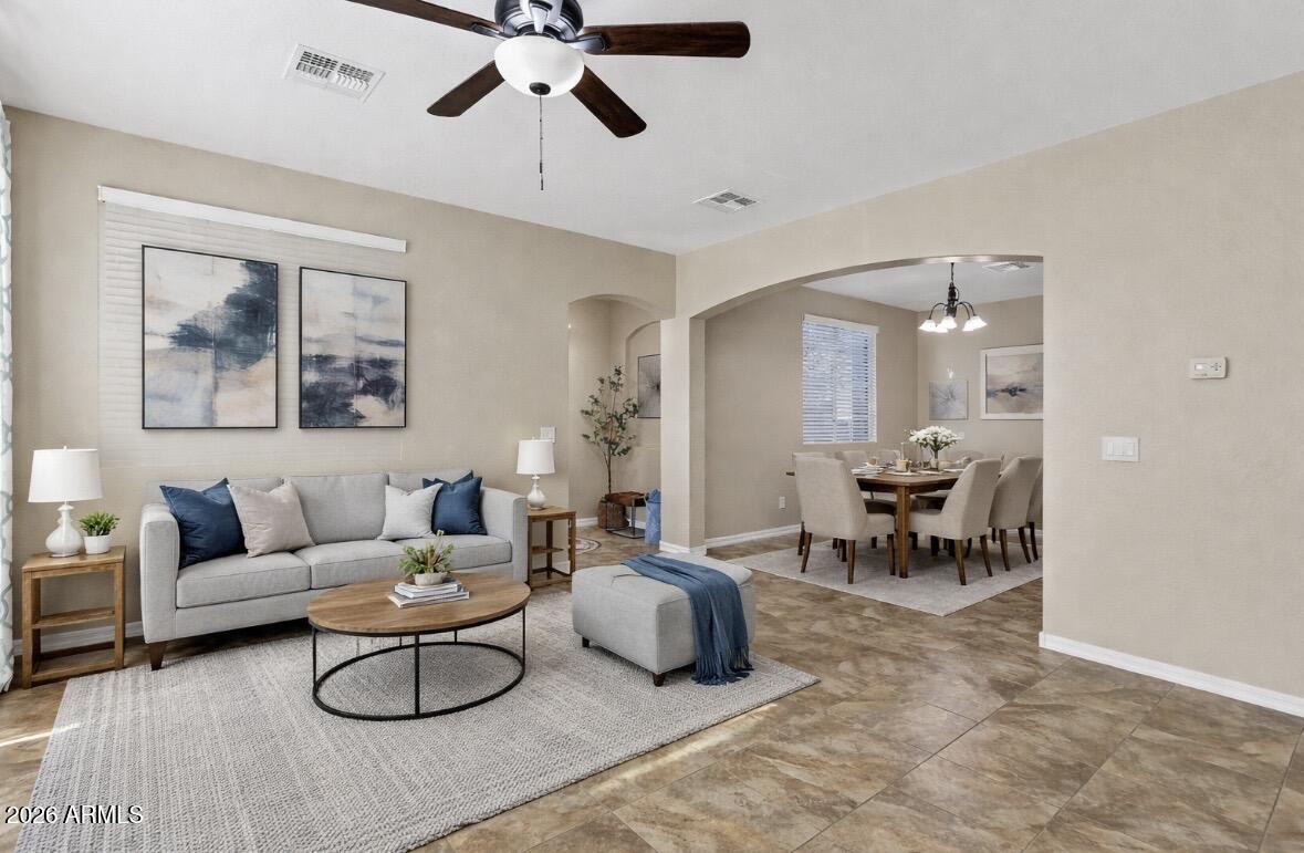 894 S UTILIS Drive