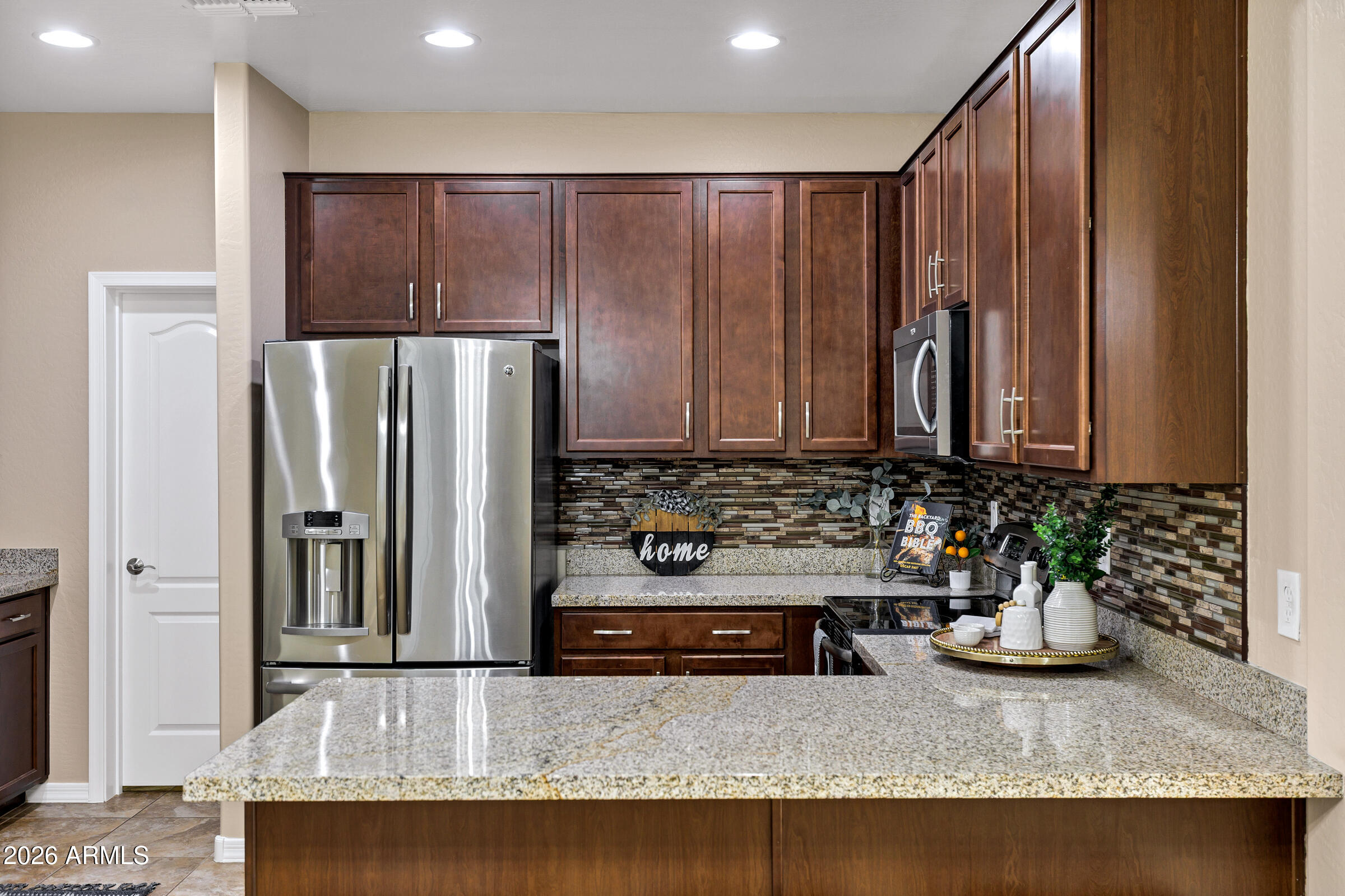 894 S UTILIS Drive
