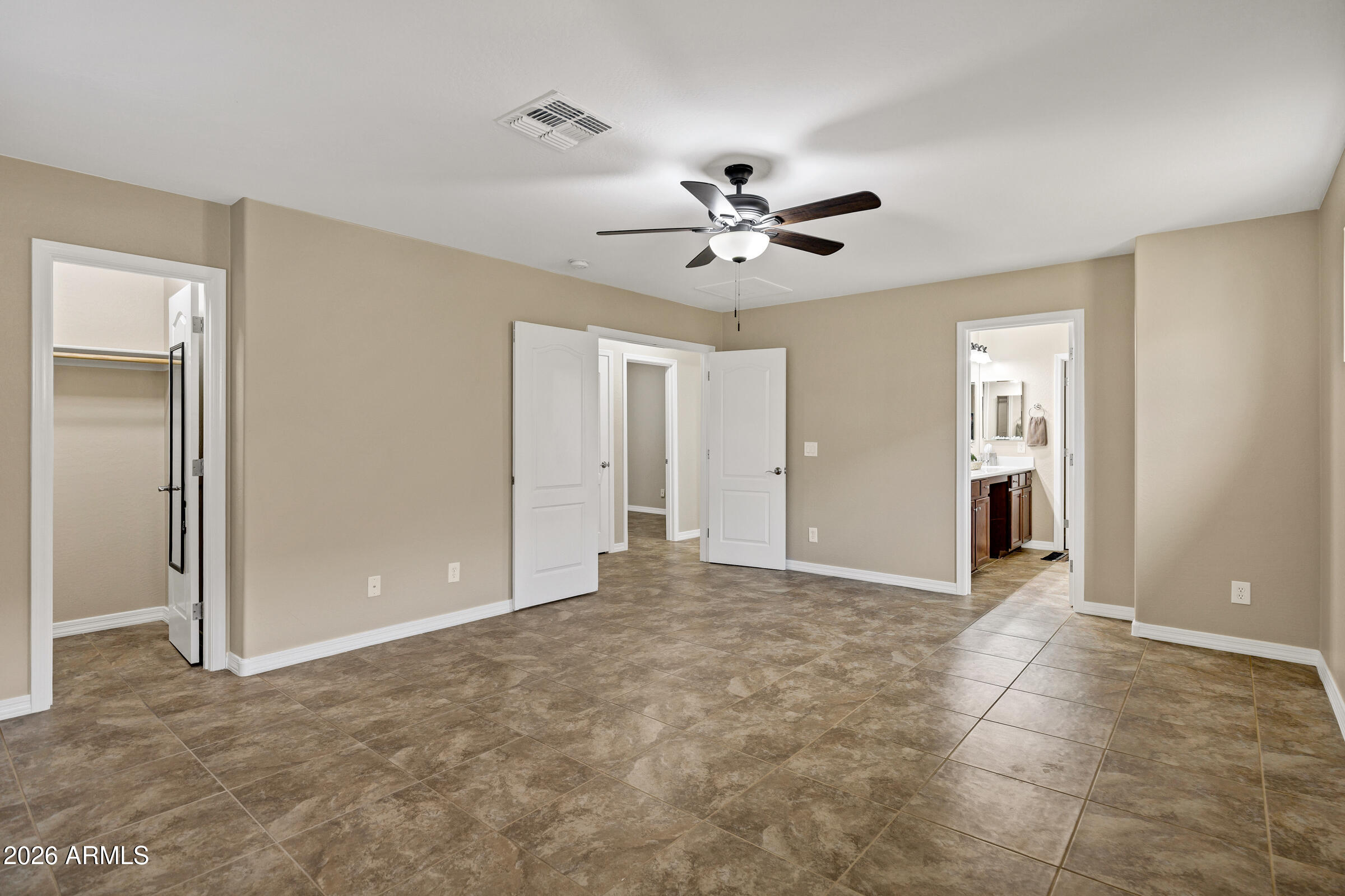 894 S UTILIS Drive