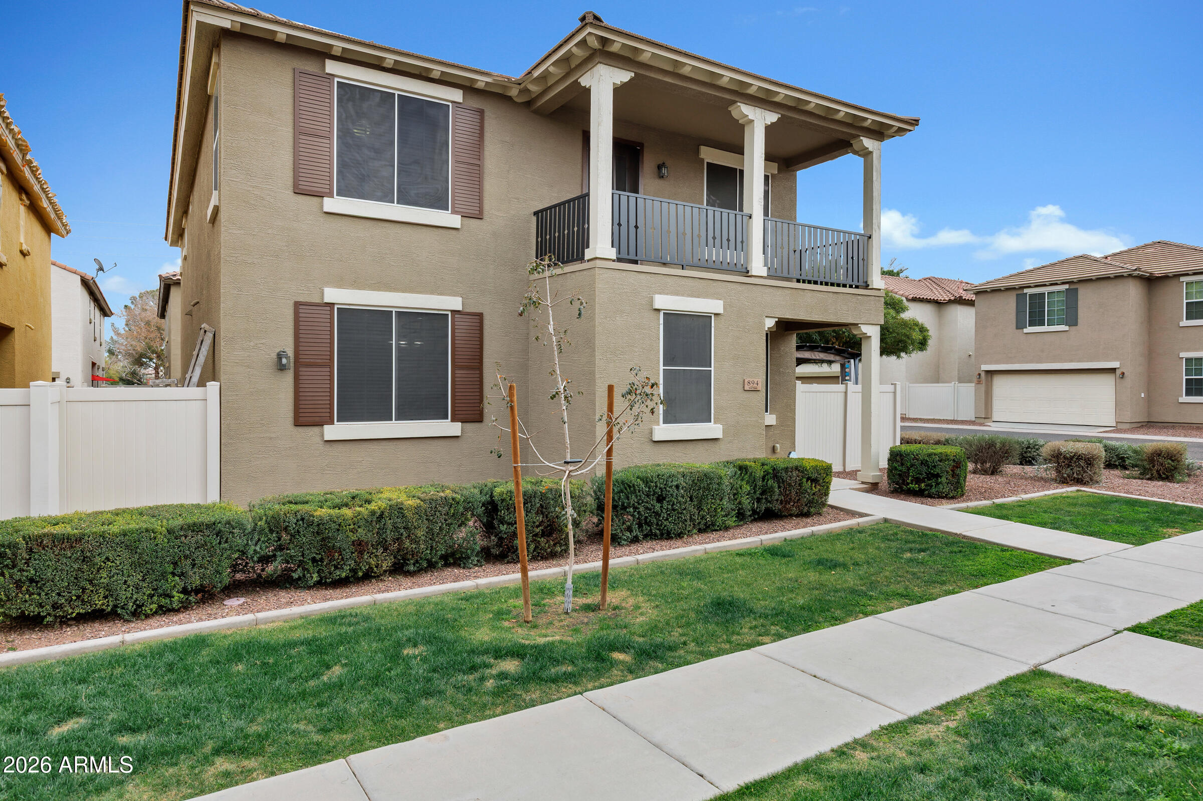894 S UTILIS Drive