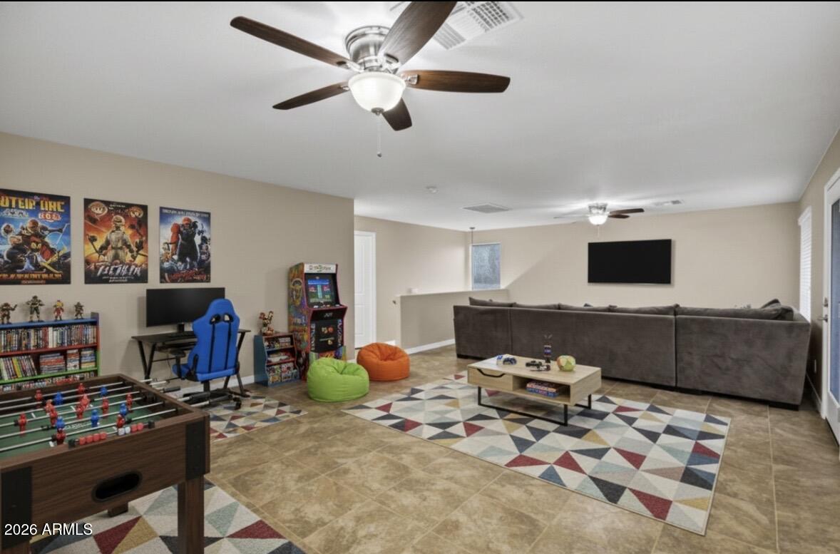 894 S UTILIS Drive