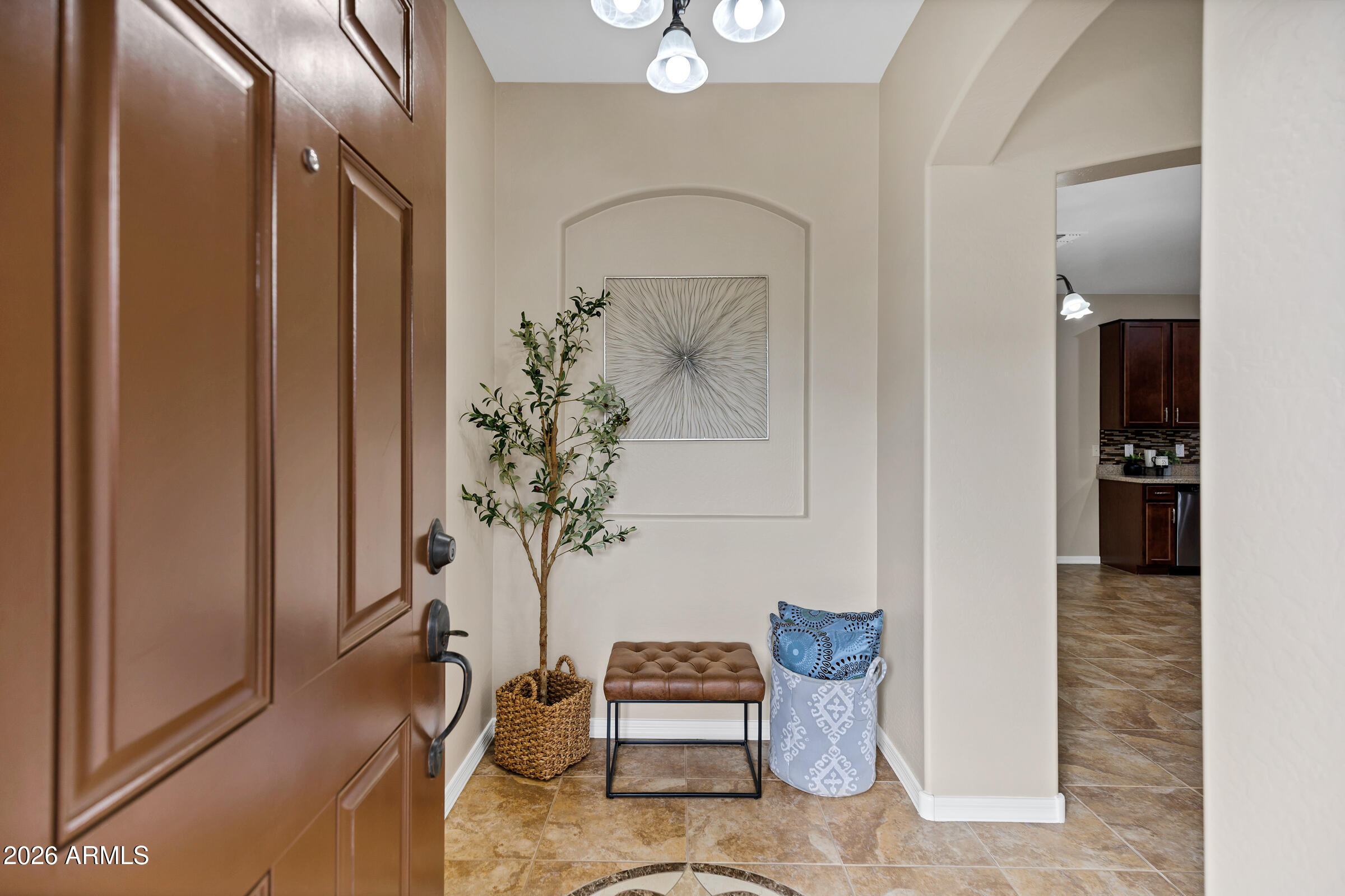 894 S UTILIS Drive