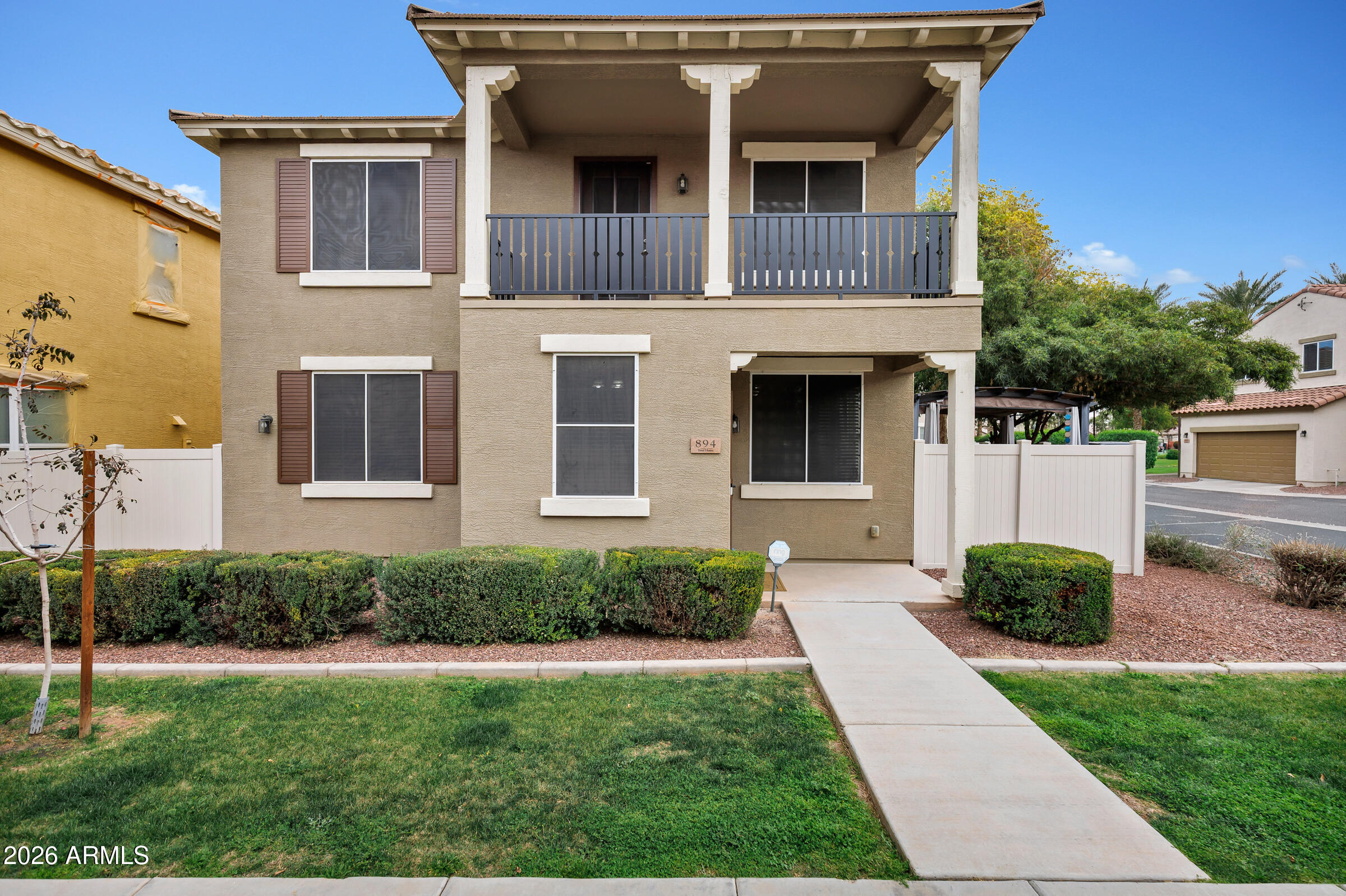 894 S UTILIS Drive