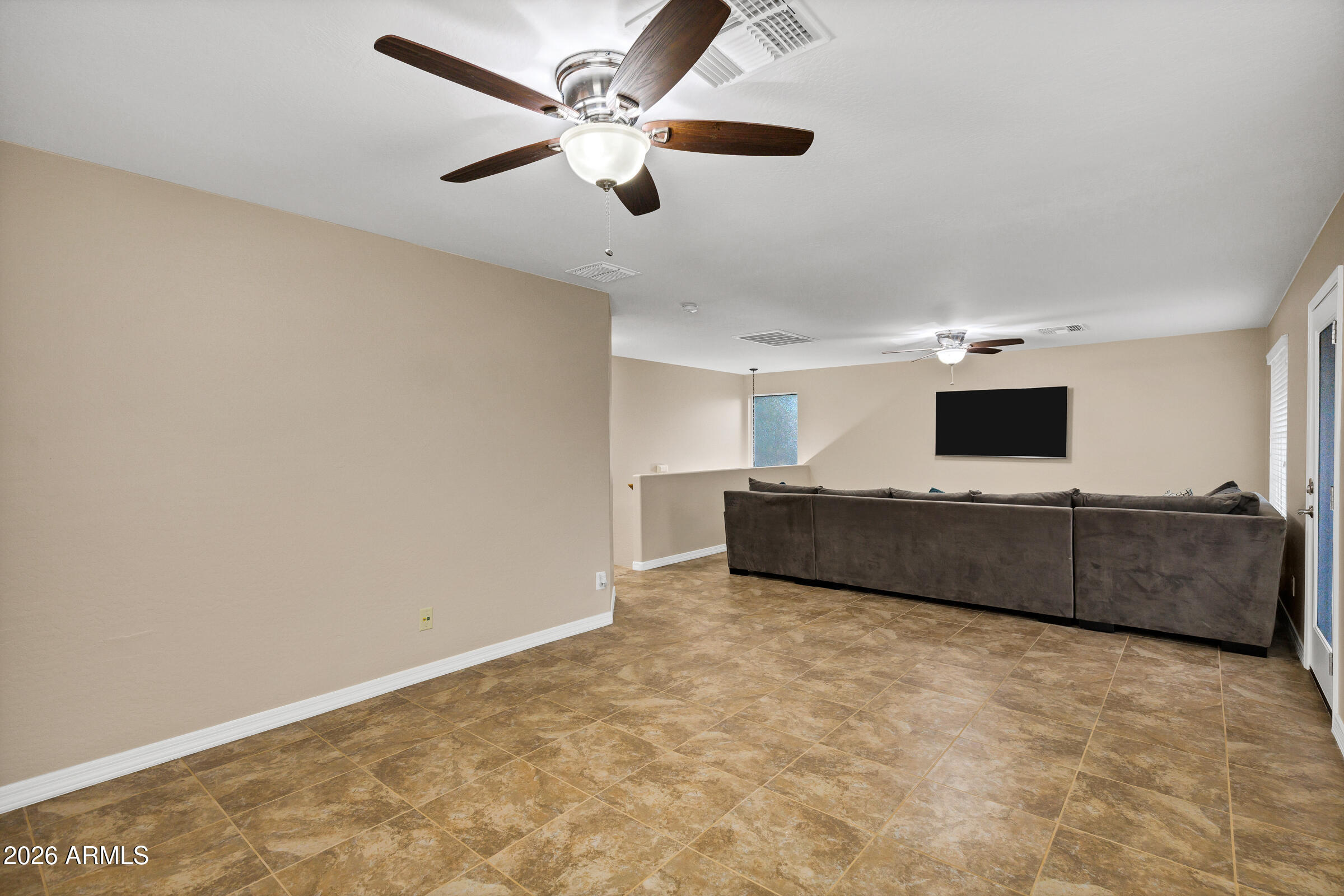 894 S UTILIS Drive