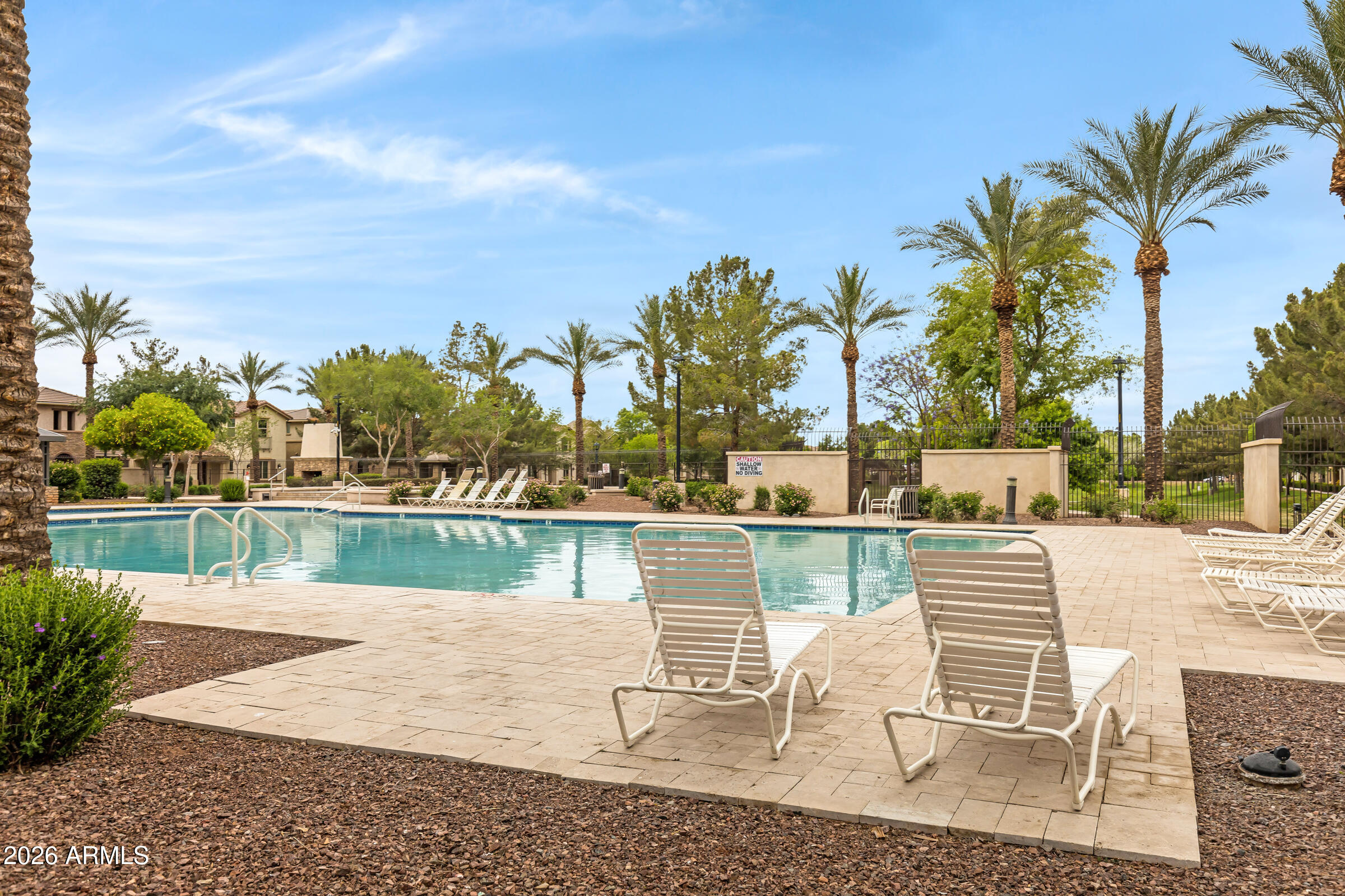 894 S UTILIS Drive