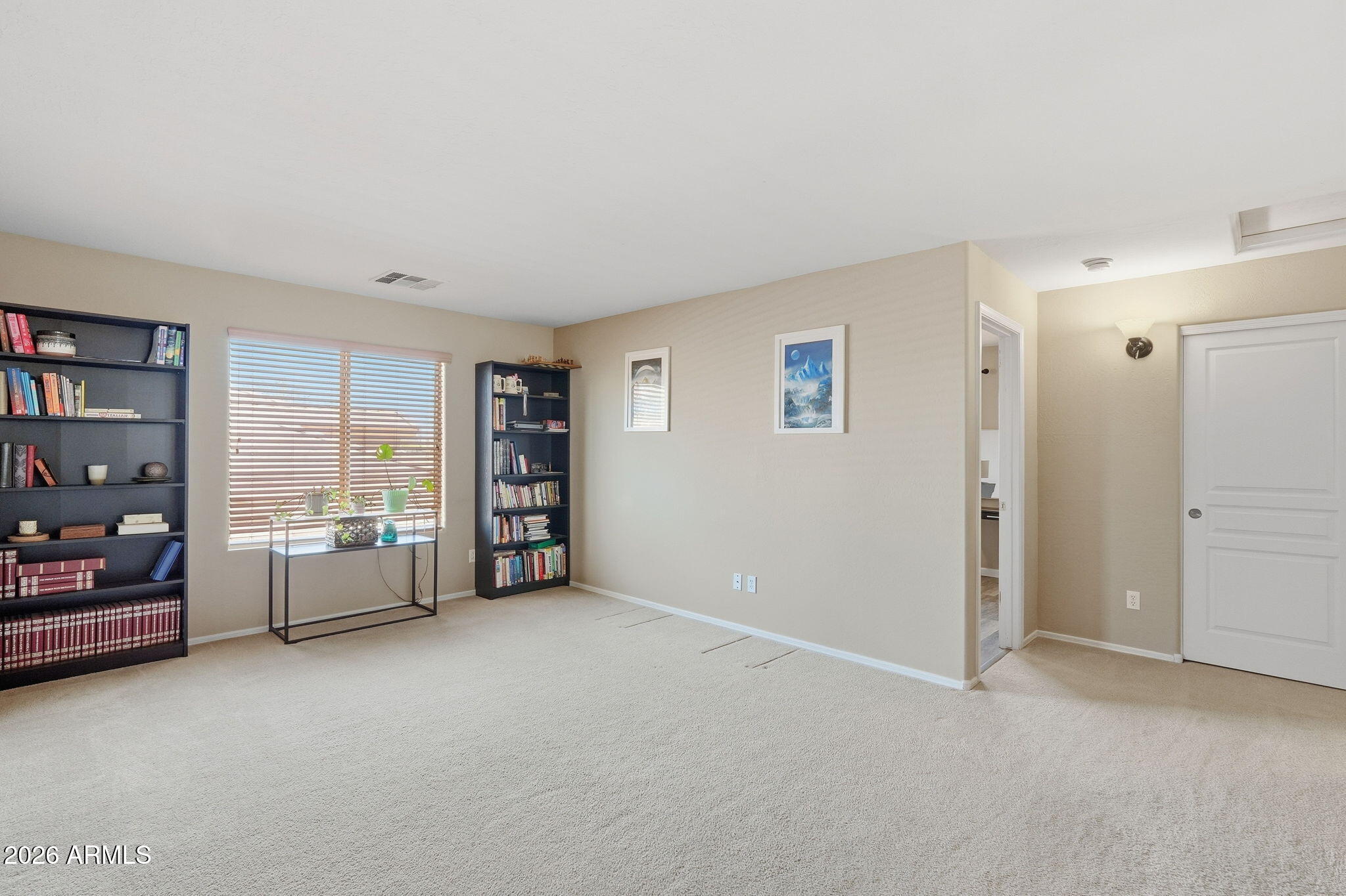 45512 W LONG Way