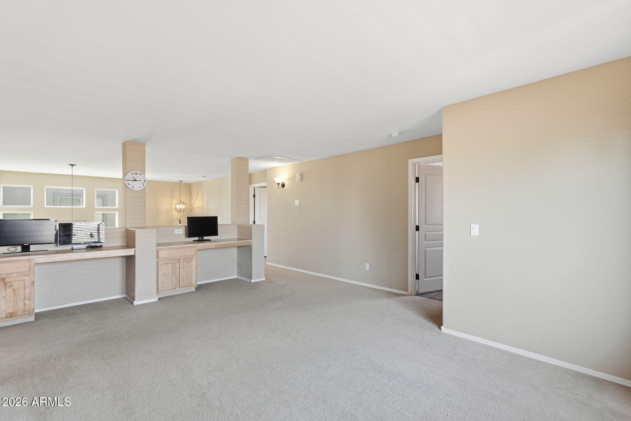45512 W LONG Way
