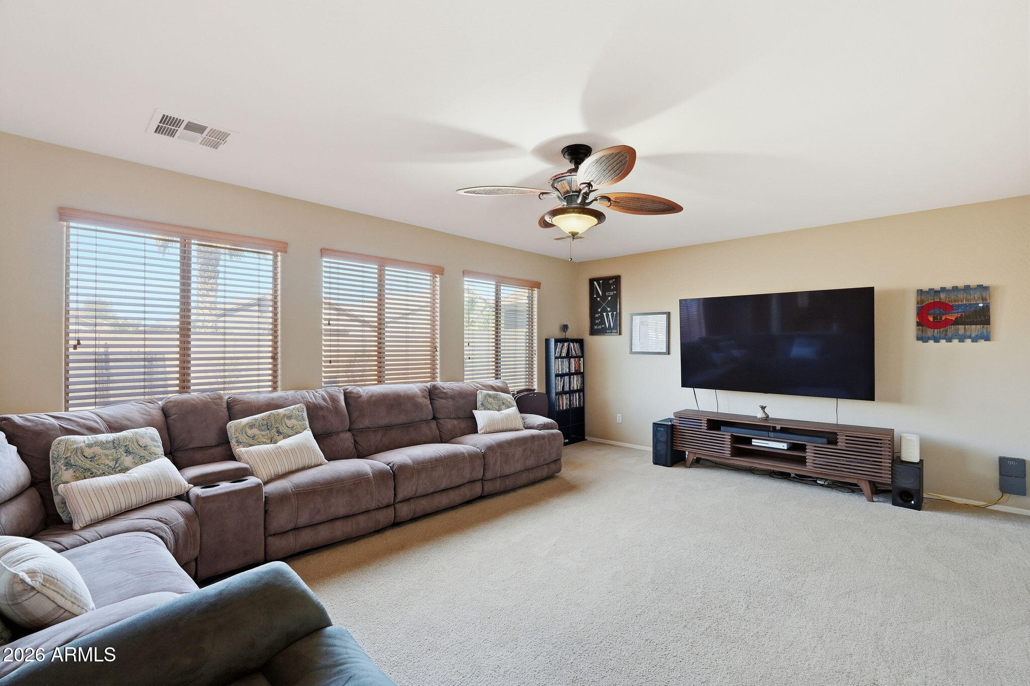 45512 W LONG Way