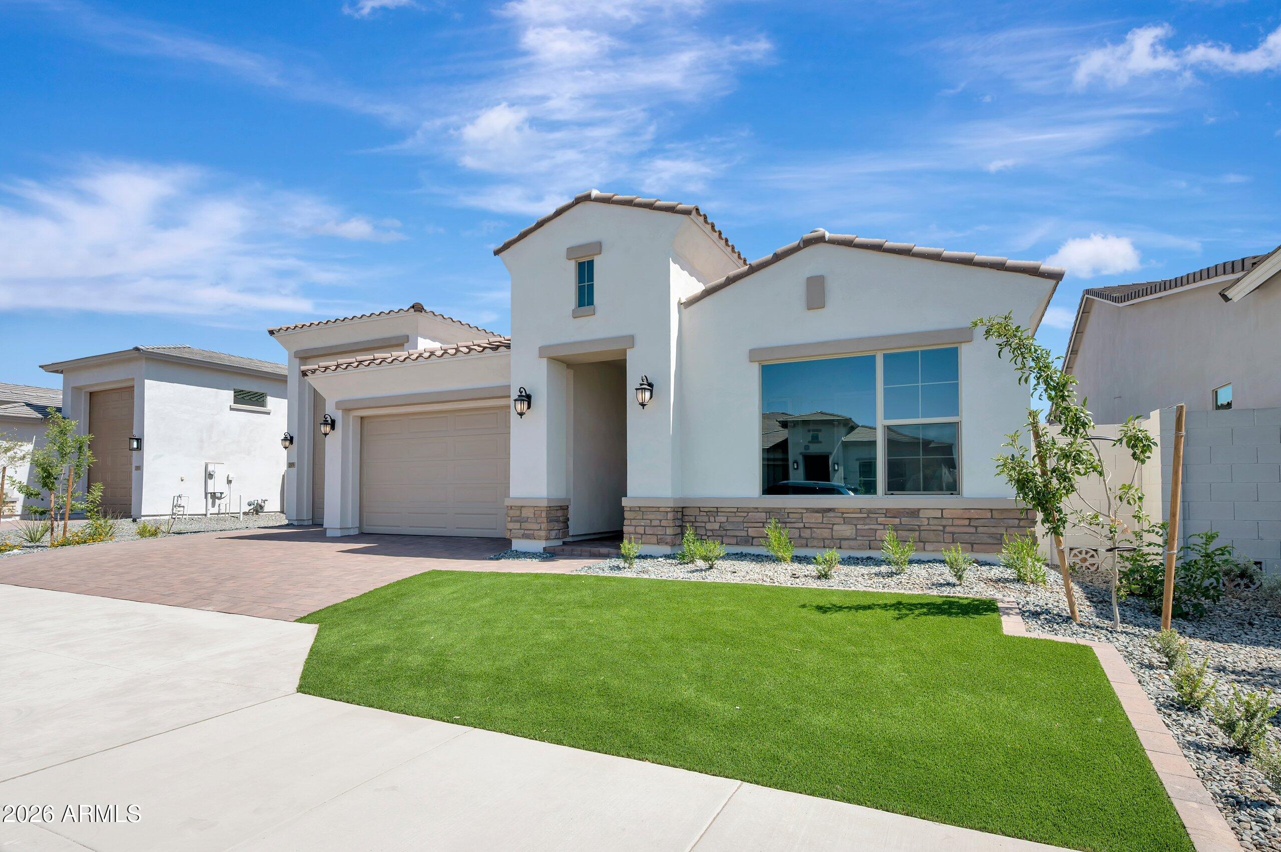2909 E PICUAL Avenue