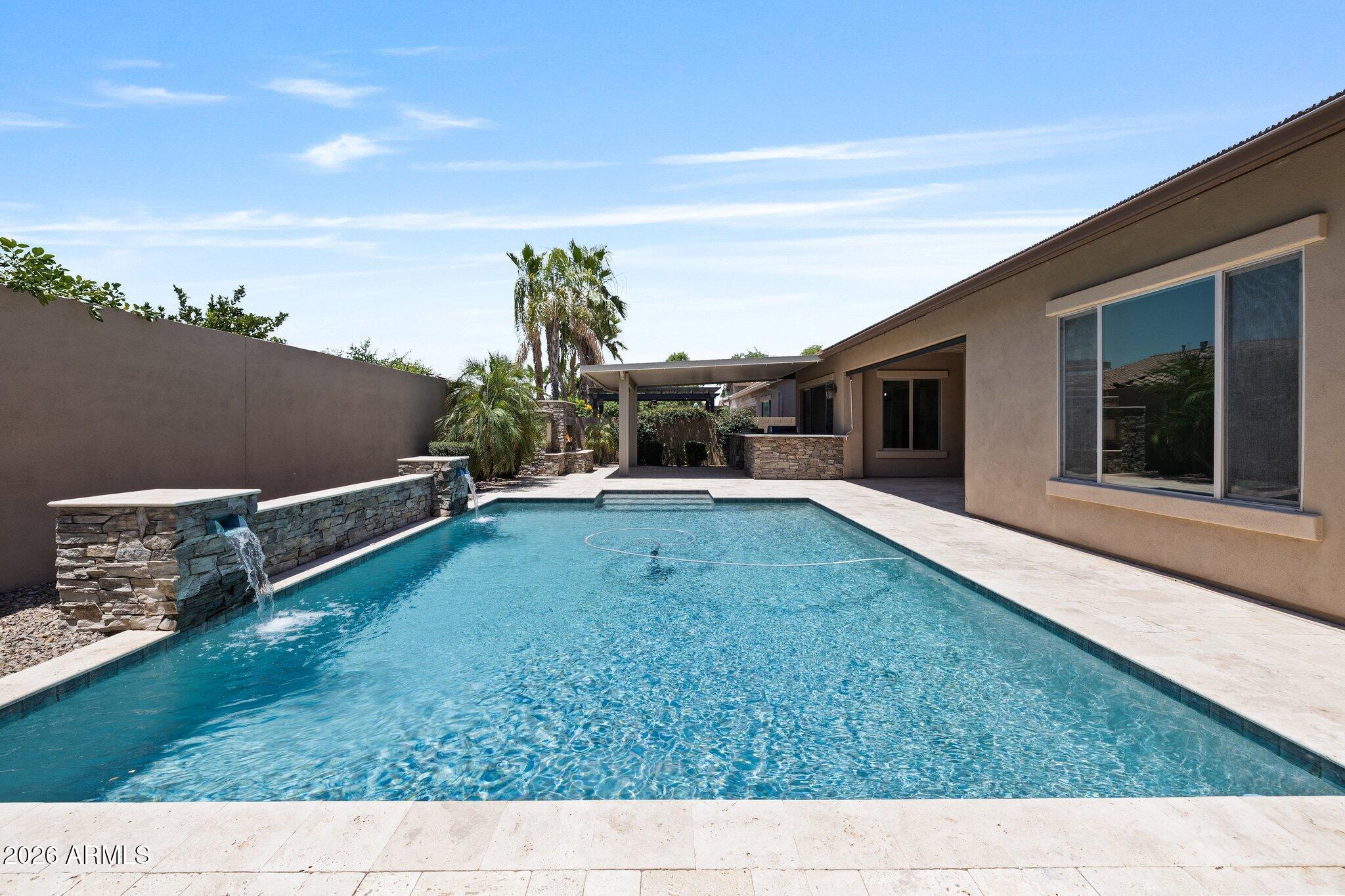 3941 E NOLAN Drive