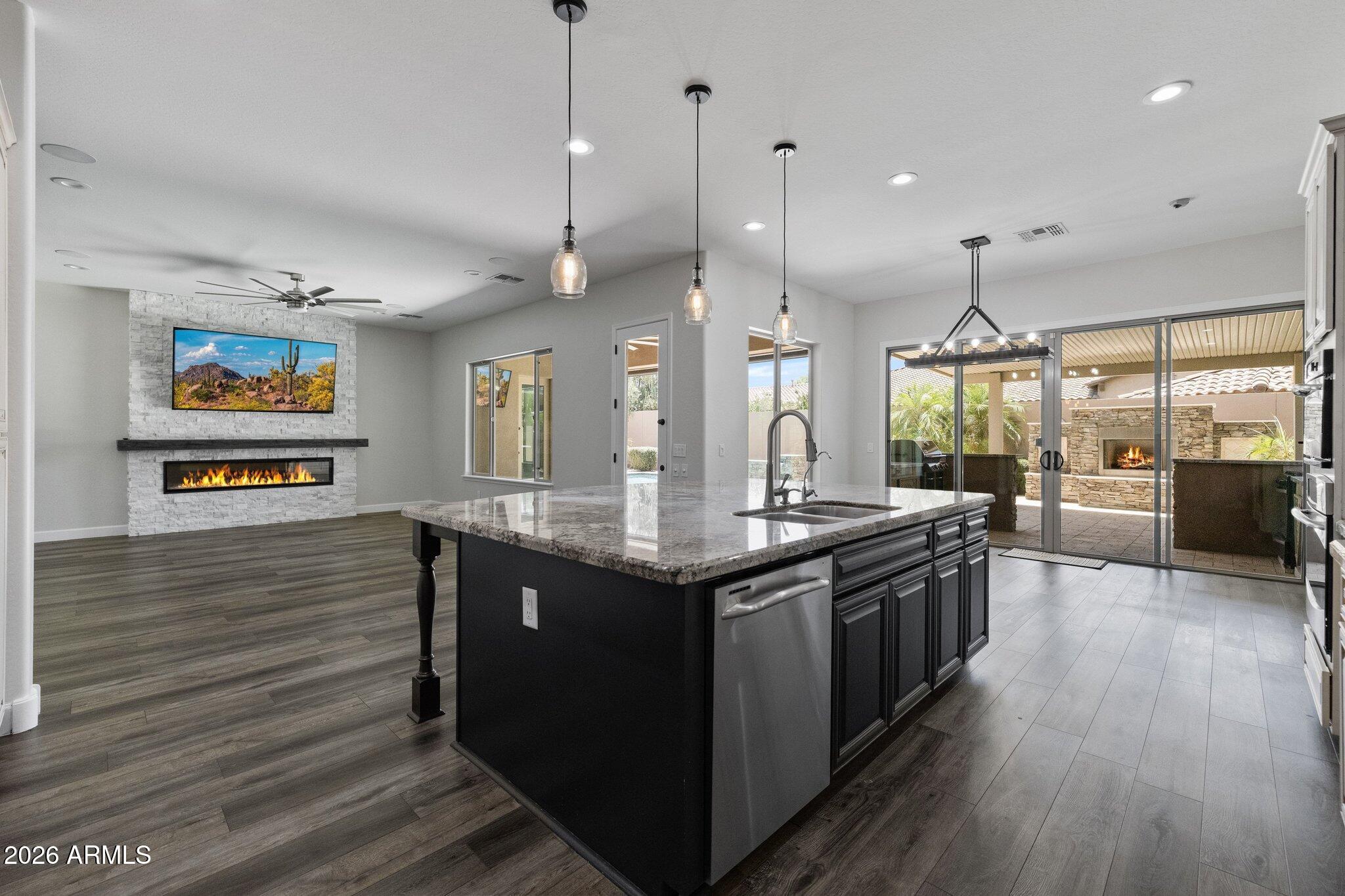 3941 E NOLAN Drive