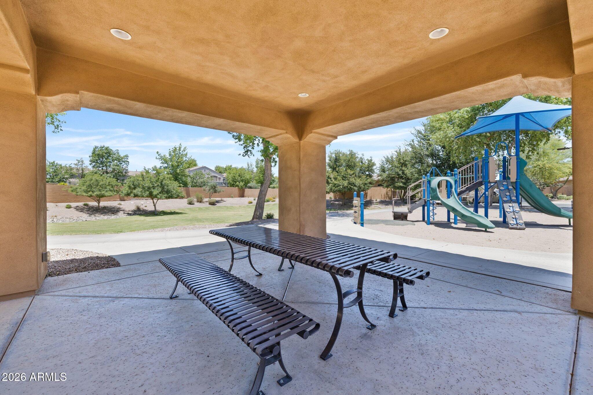 3941 E NOLAN Drive