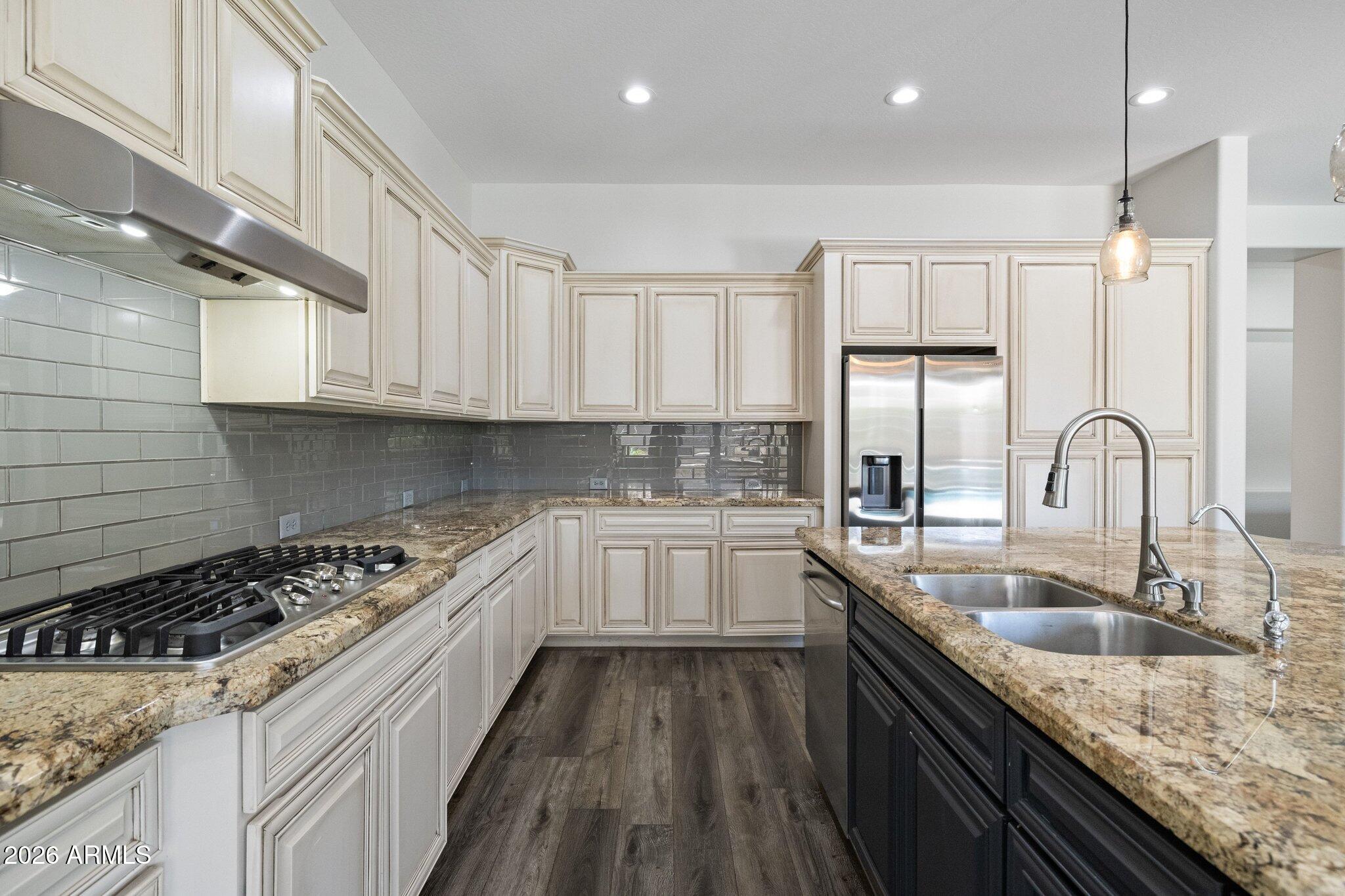 3941 E NOLAN Drive