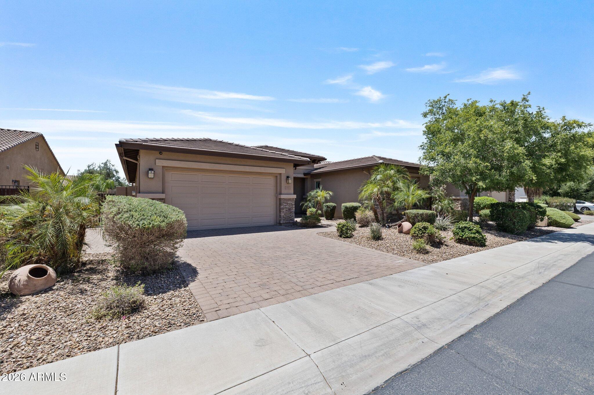 3941 E NOLAN Drive