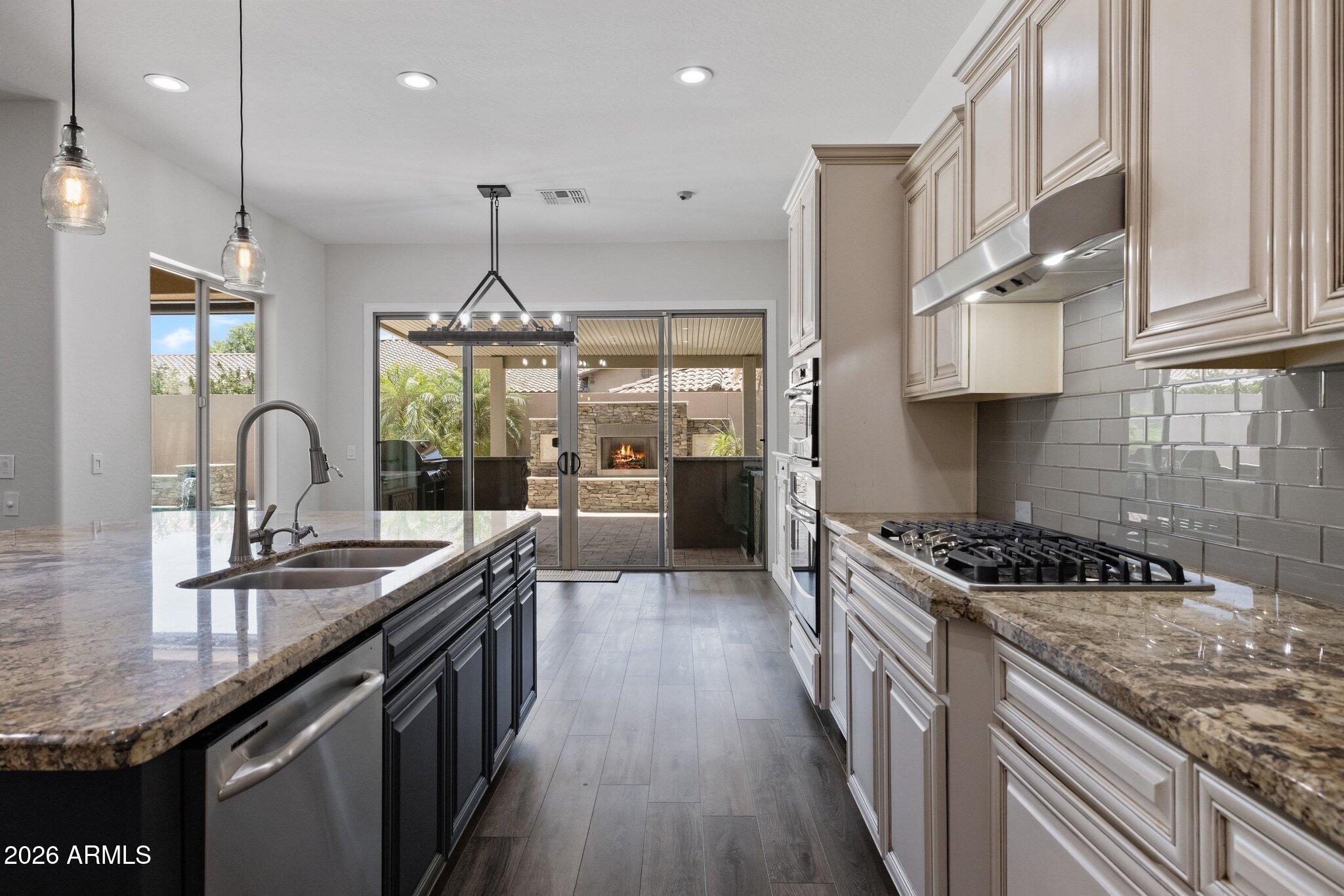 3941 E NOLAN Drive