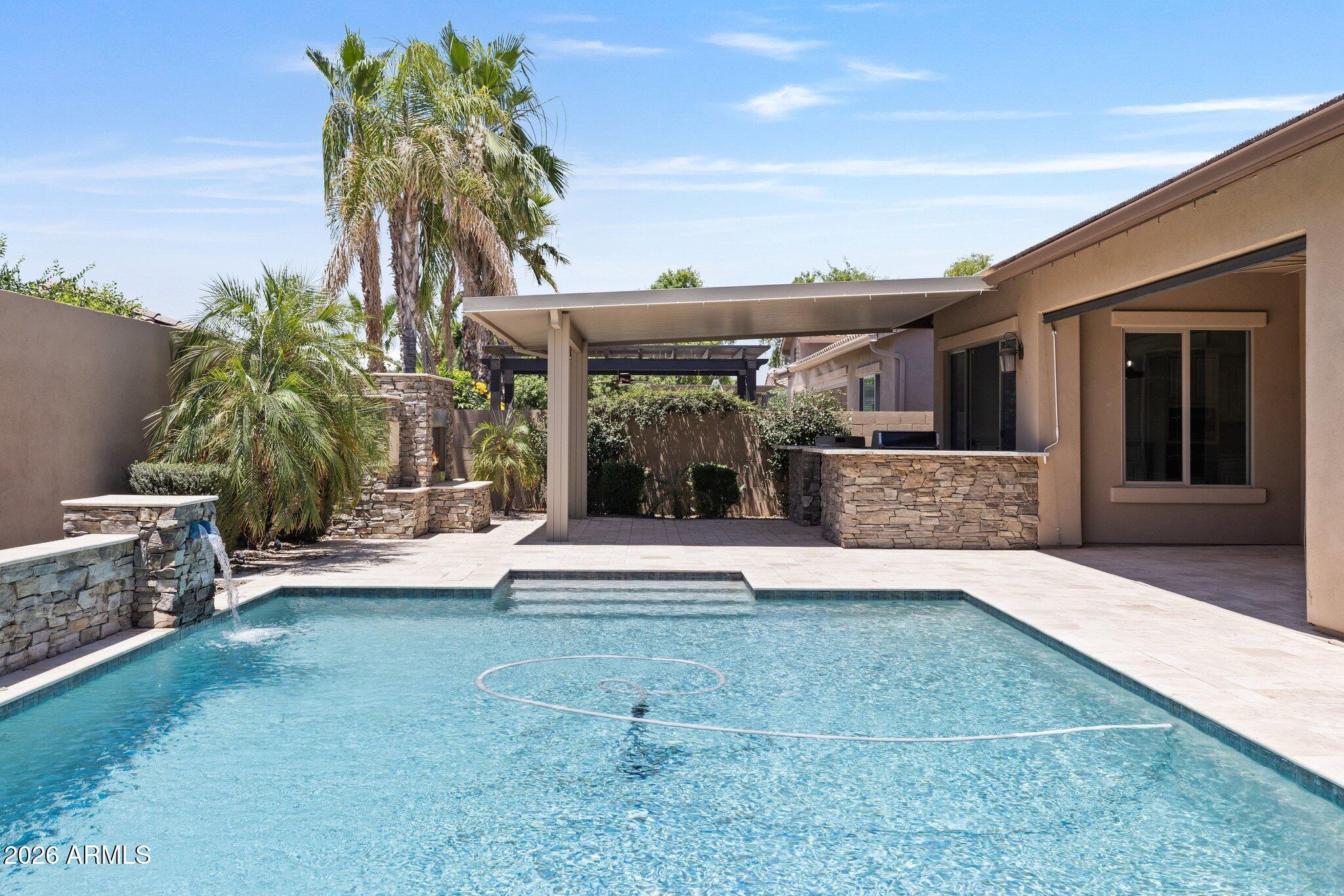 3941 E NOLAN Drive