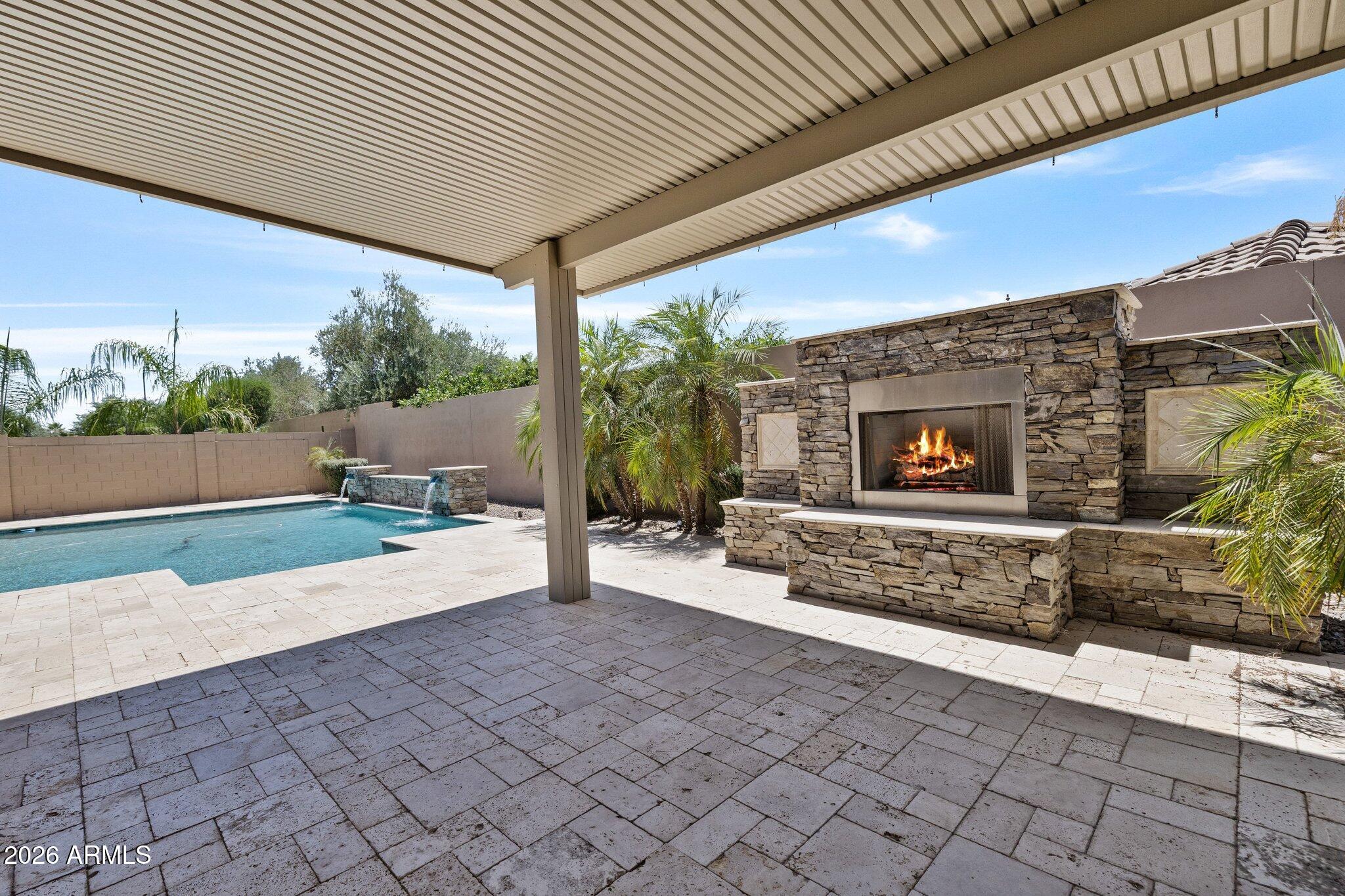 3941 E NOLAN Drive