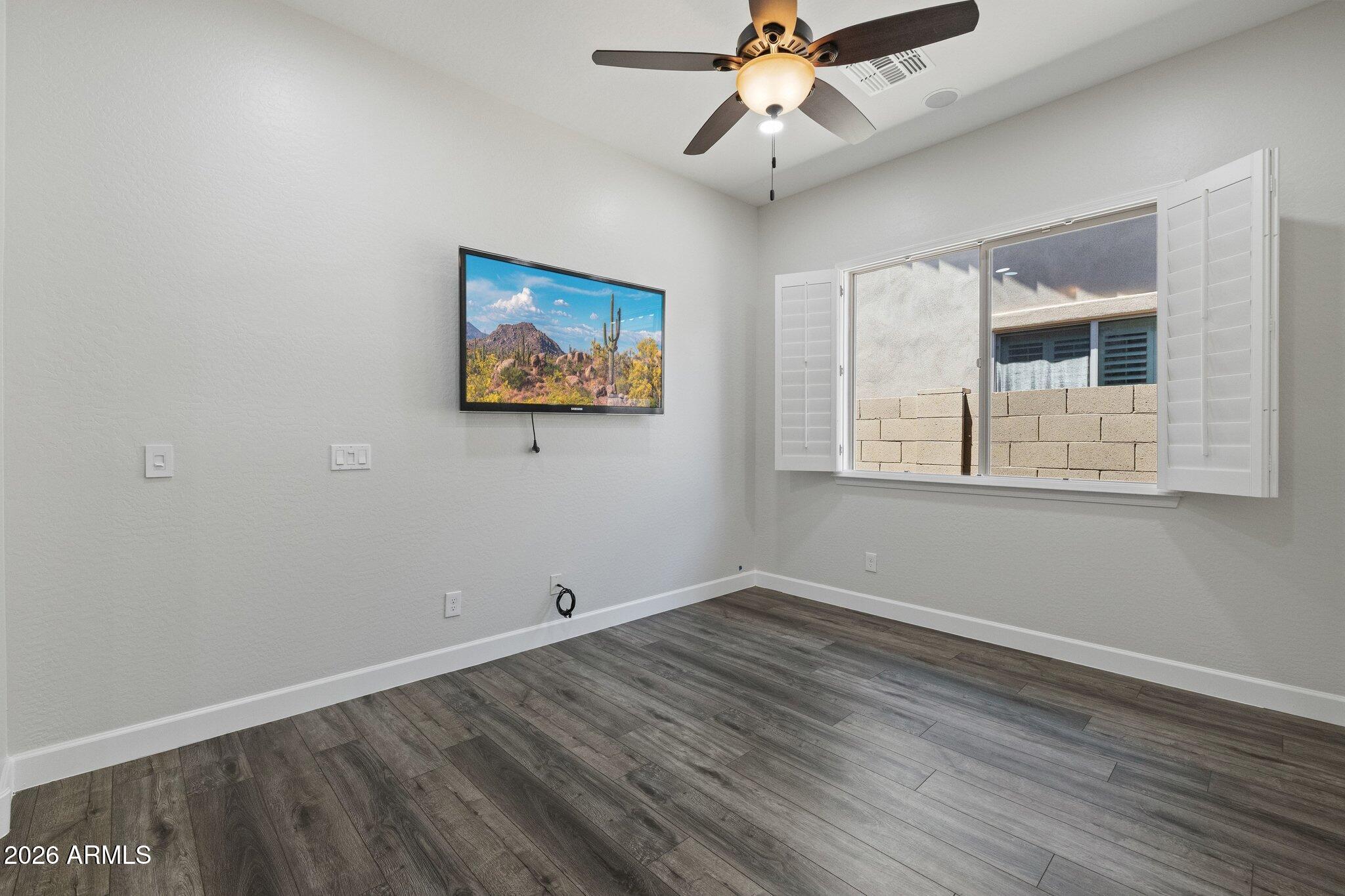 3941 E NOLAN Drive
