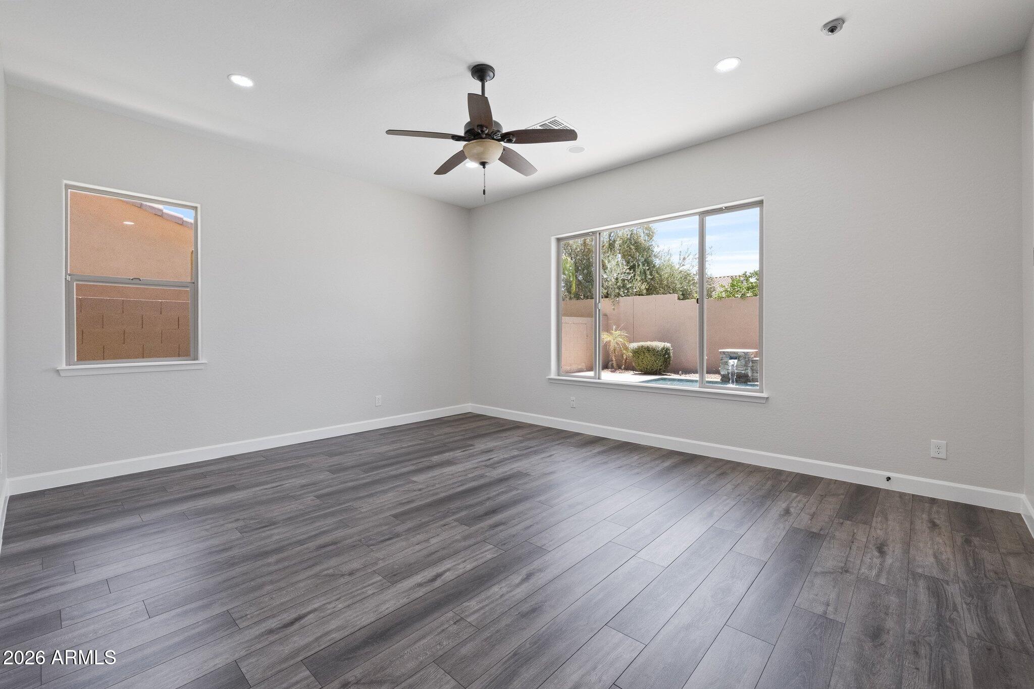 3941 E NOLAN Drive