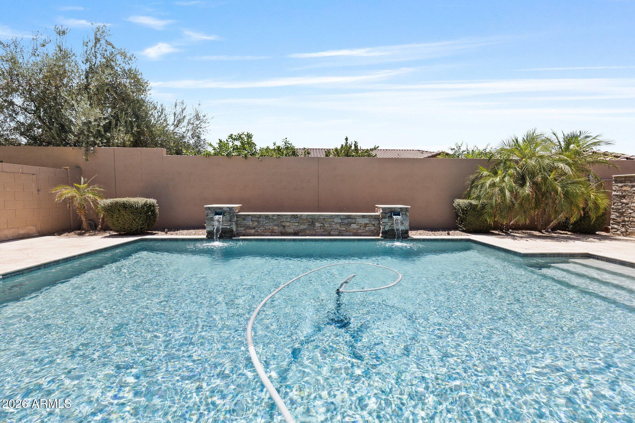 3941 E NOLAN Drive
