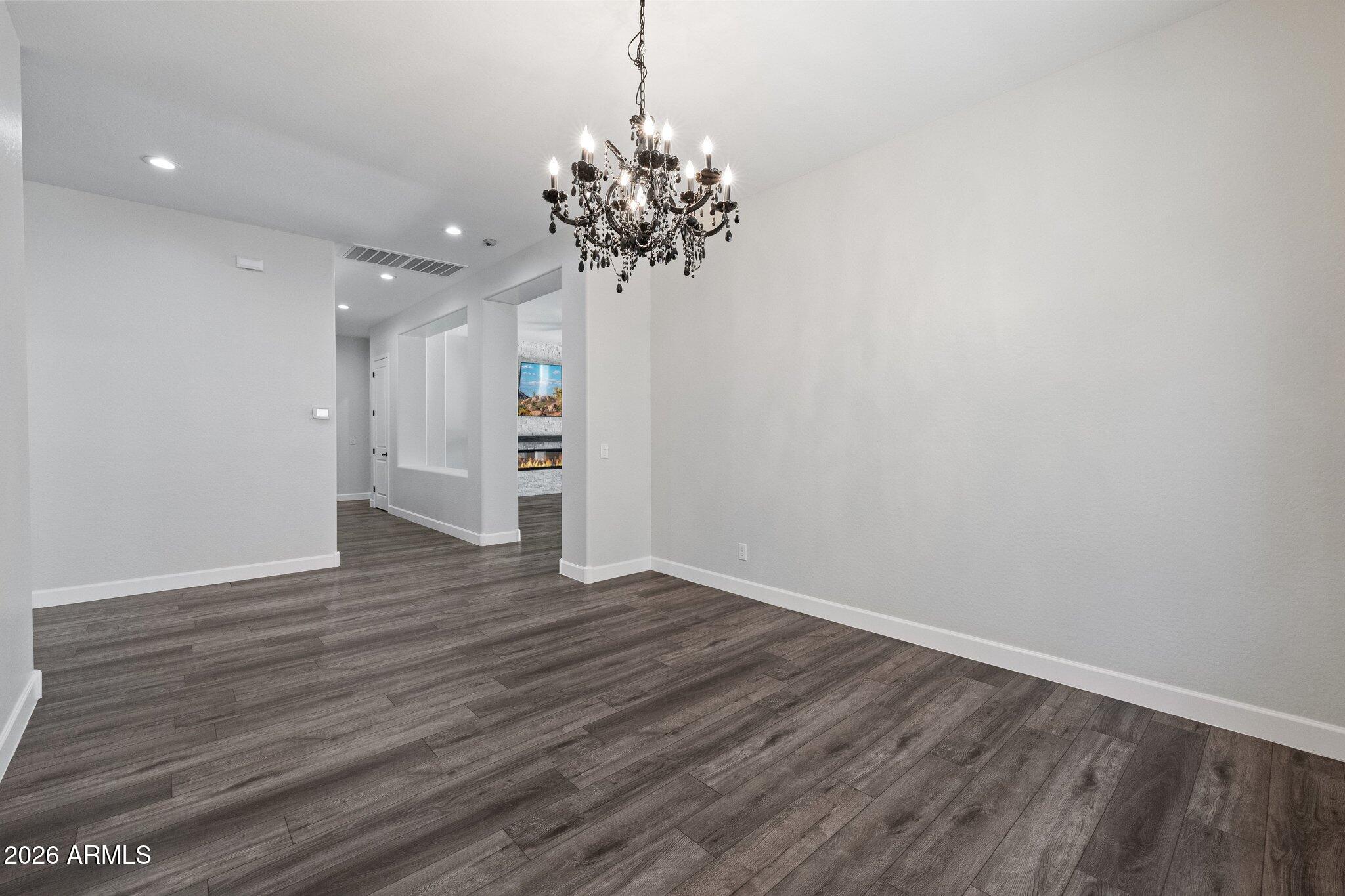 3941 E NOLAN Drive