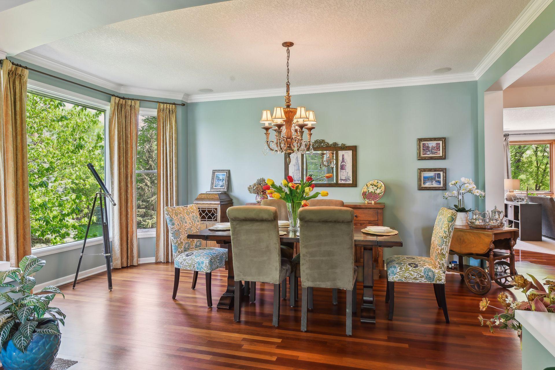 6895 Ruby Lane