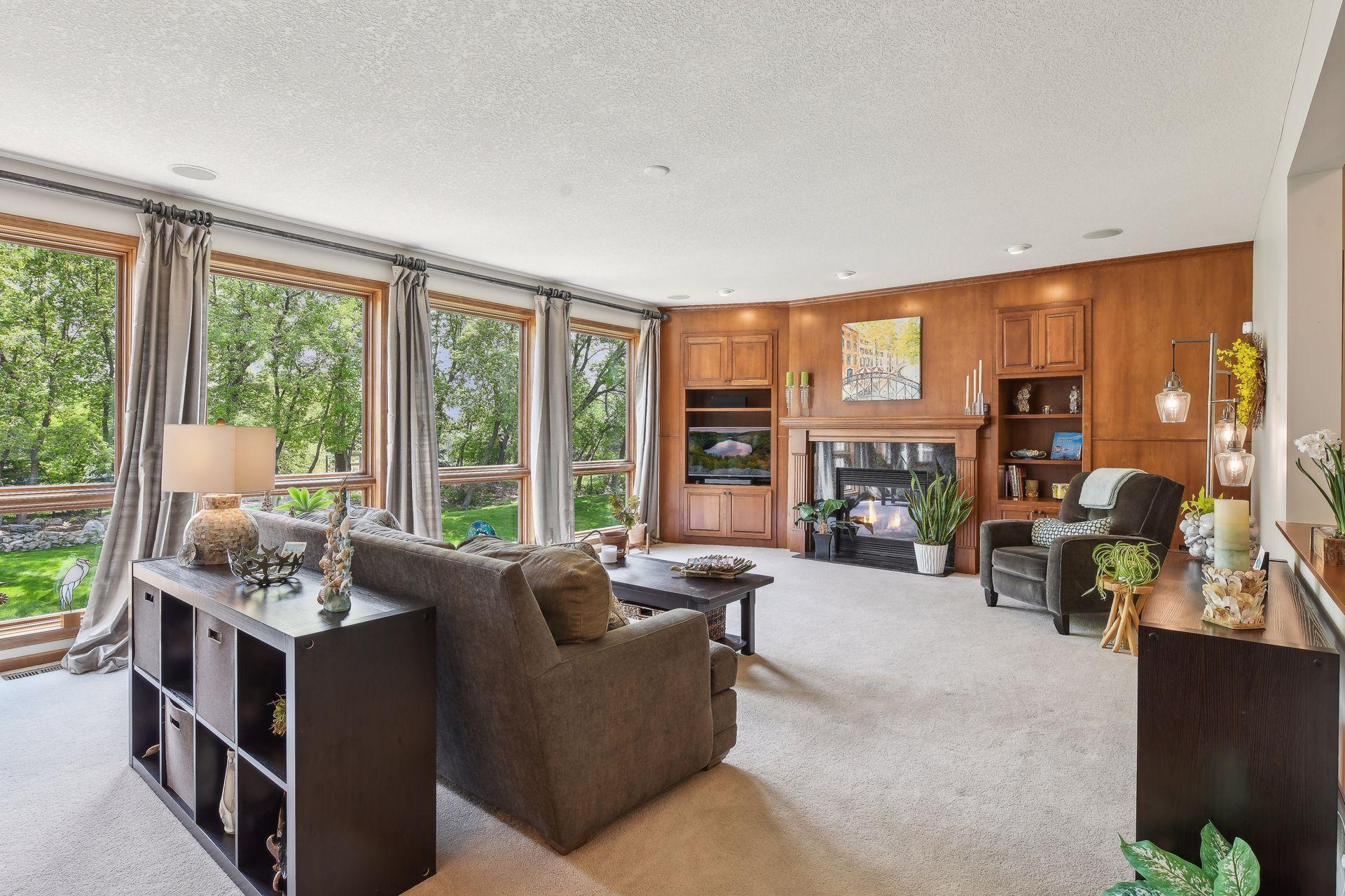 6895 Ruby Lane