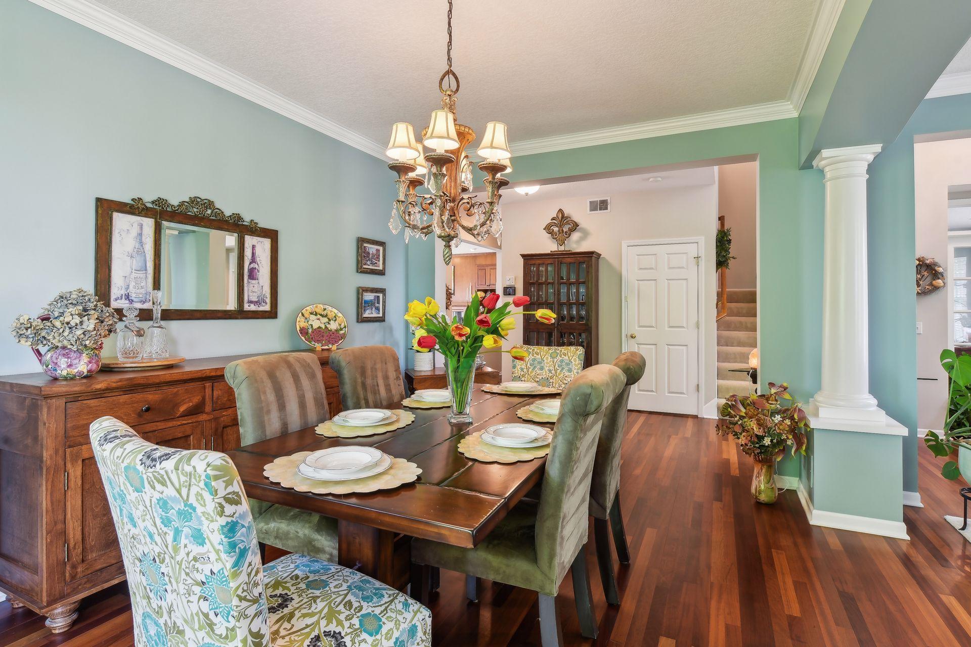 6895 Ruby Lane