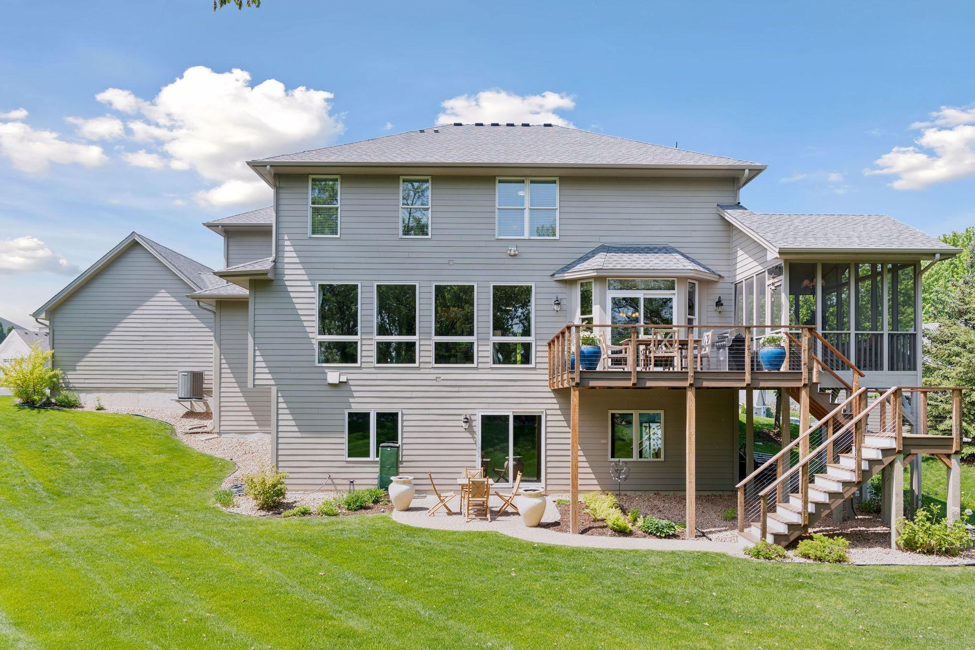 6895 Ruby Lane