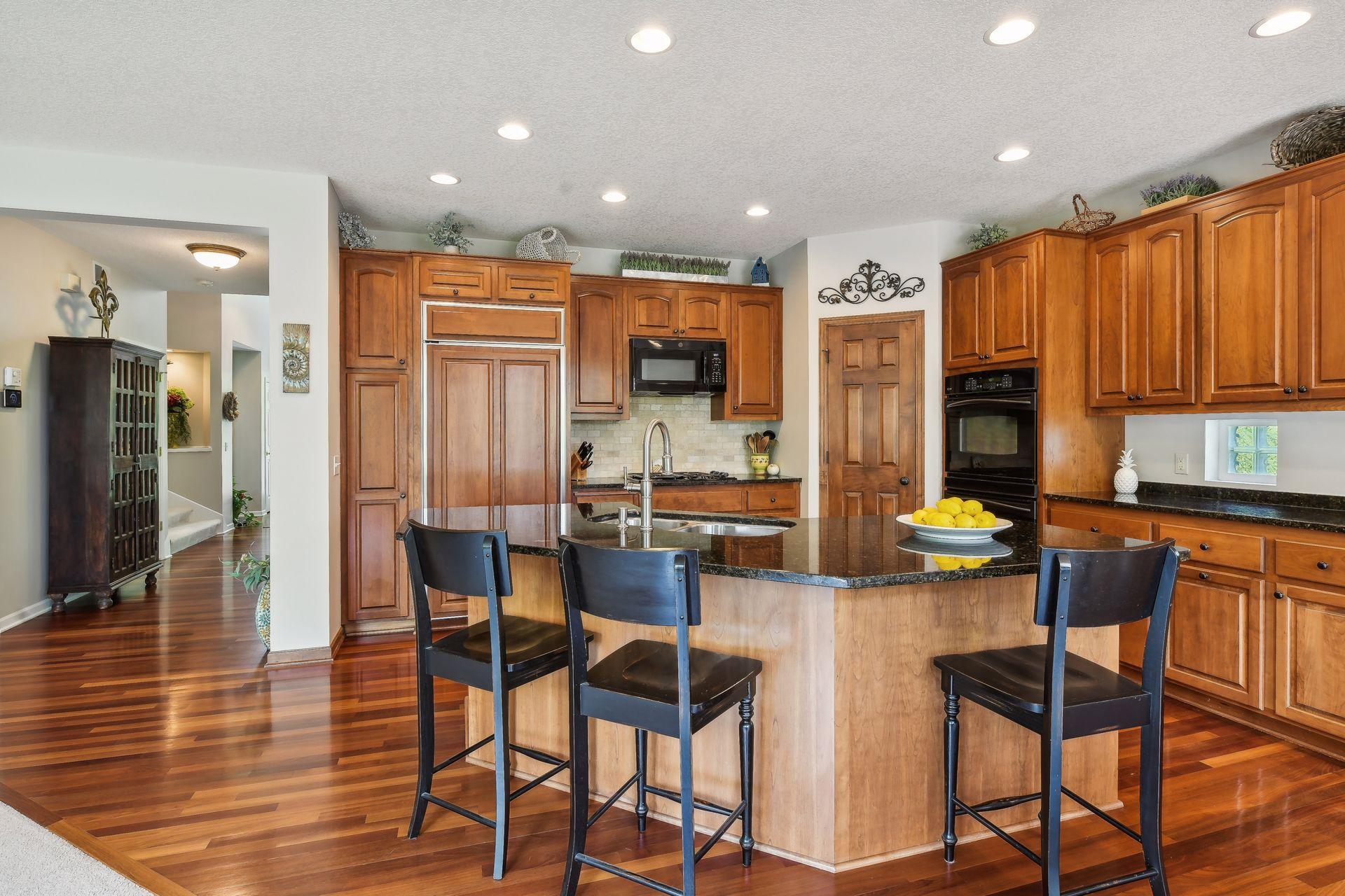 6895 Ruby Lane