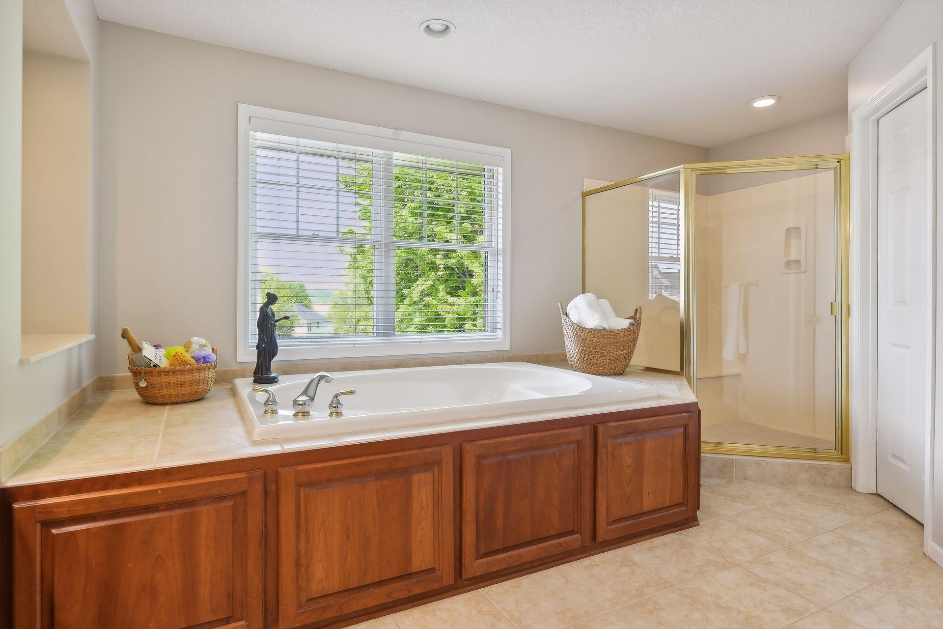 6895 Ruby Lane