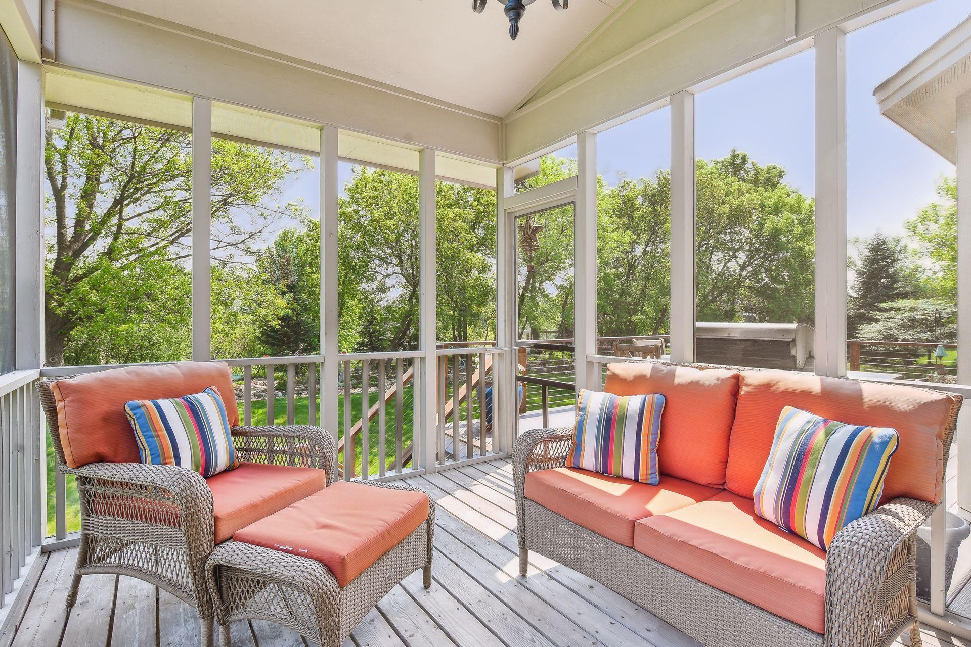 6895 Ruby Lane