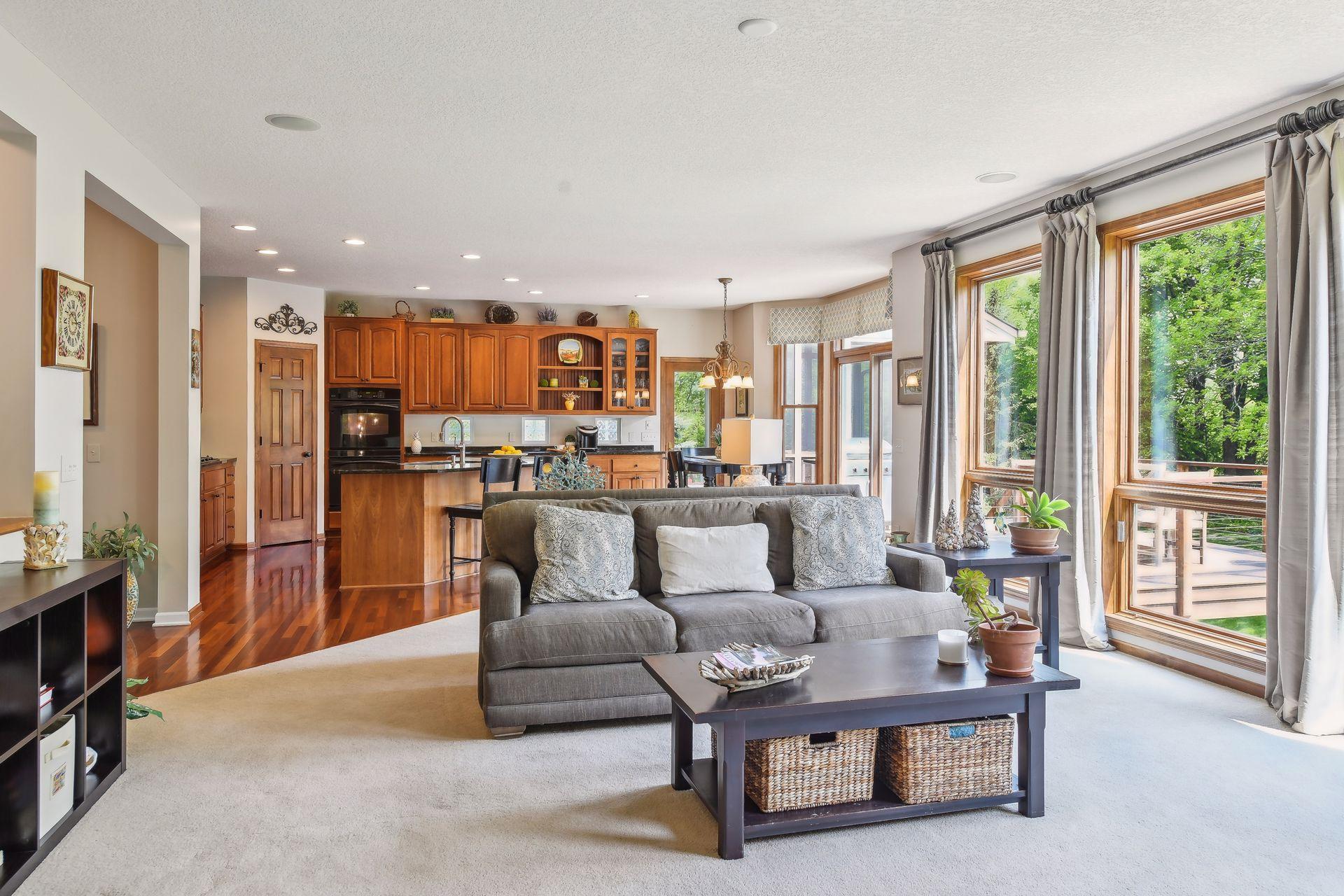 6895 Ruby Lane
