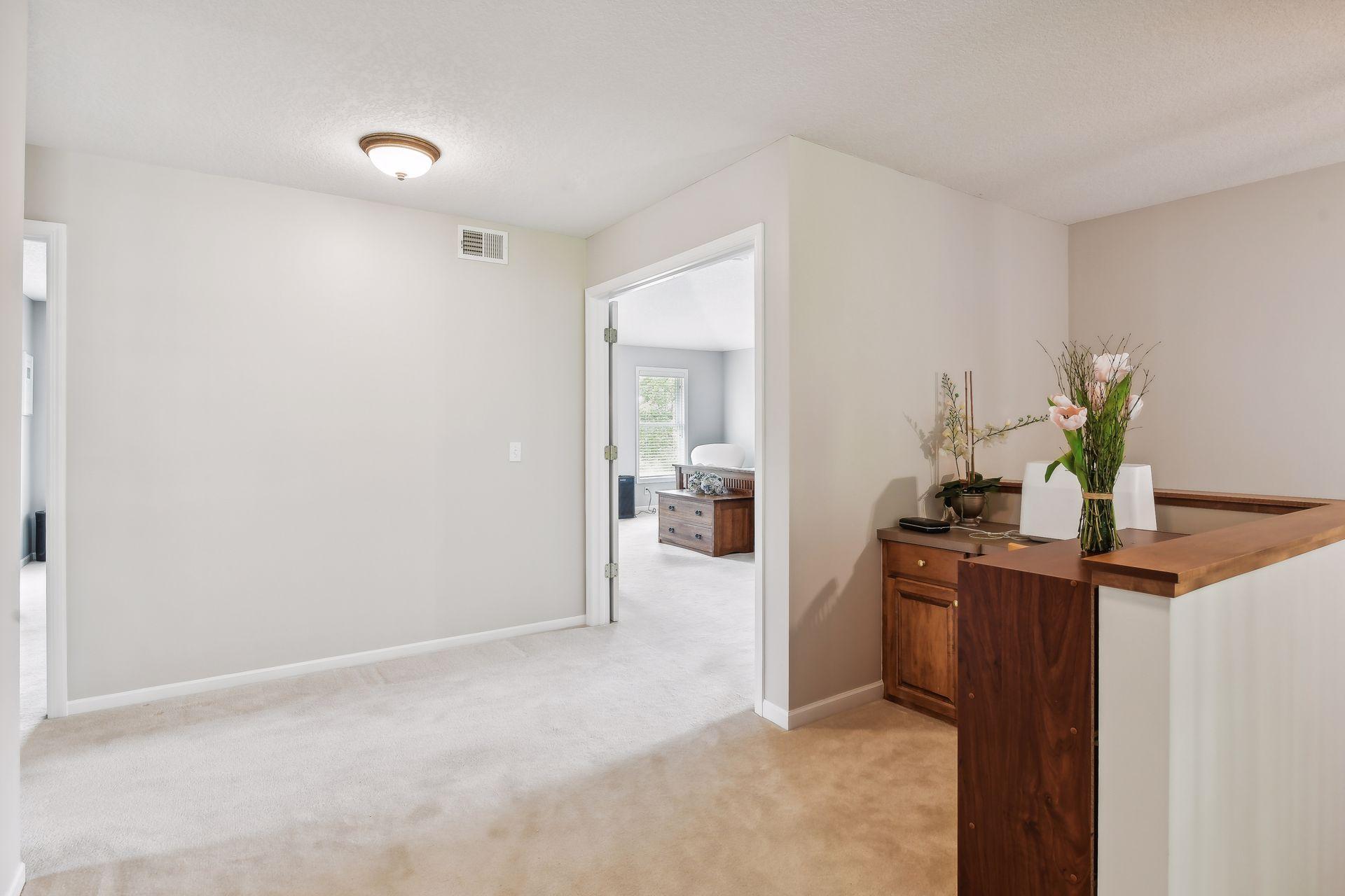 6895 Ruby Lane